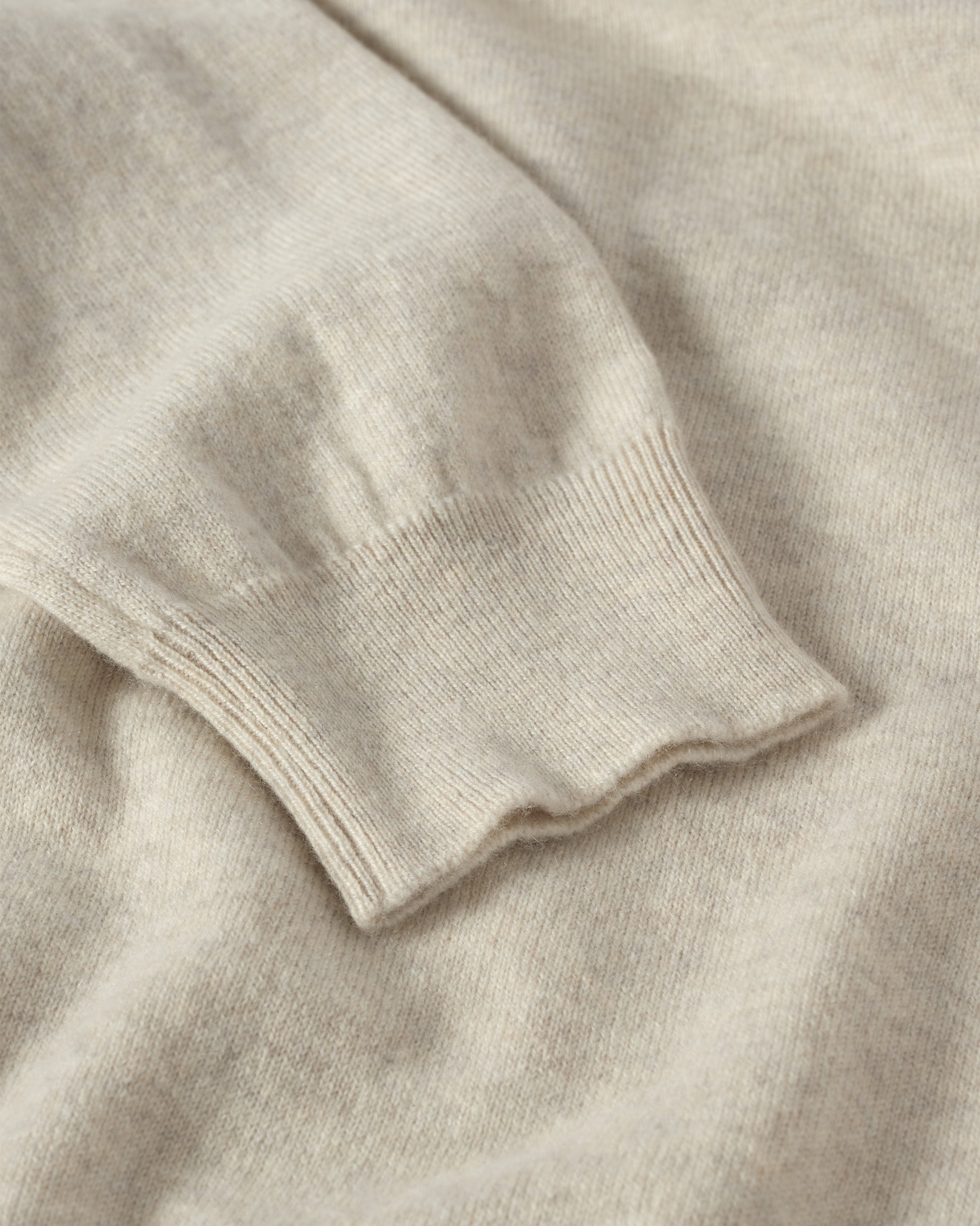 JOHNSTONS OF ELGIN WOMENS LUNAN CLASSIC CREW SWEATER NATURAL KAP05784HA0402