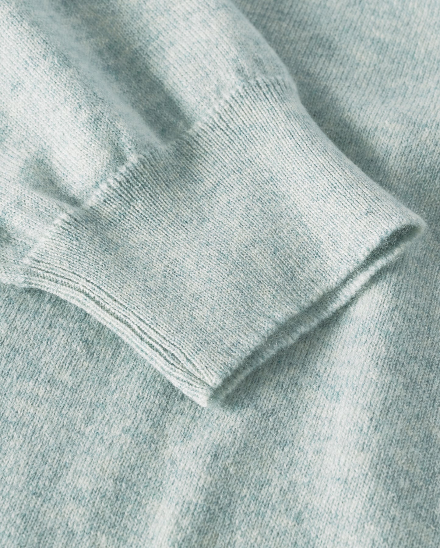 JOHNSTONS OF ELGIN WOMENS LUNAN CLASSIC CREW SWEATER LIGHT GREEN 100% CASHMERE KAP05784HC0047