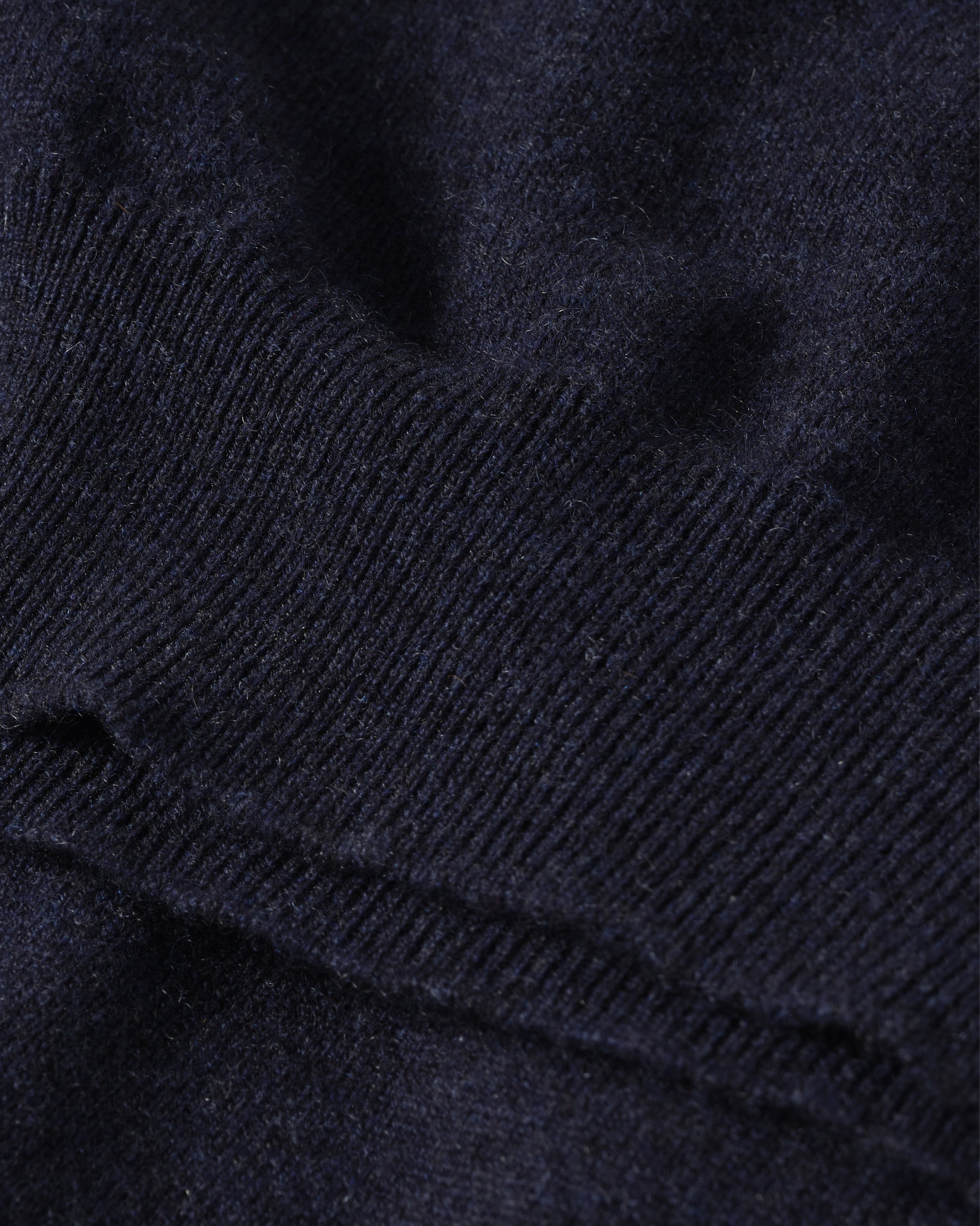 JOHNSTONS OF ELGIN WOMENS LUNAN CLASSIC CREW SWEATER NAVY KAP05784HD7350