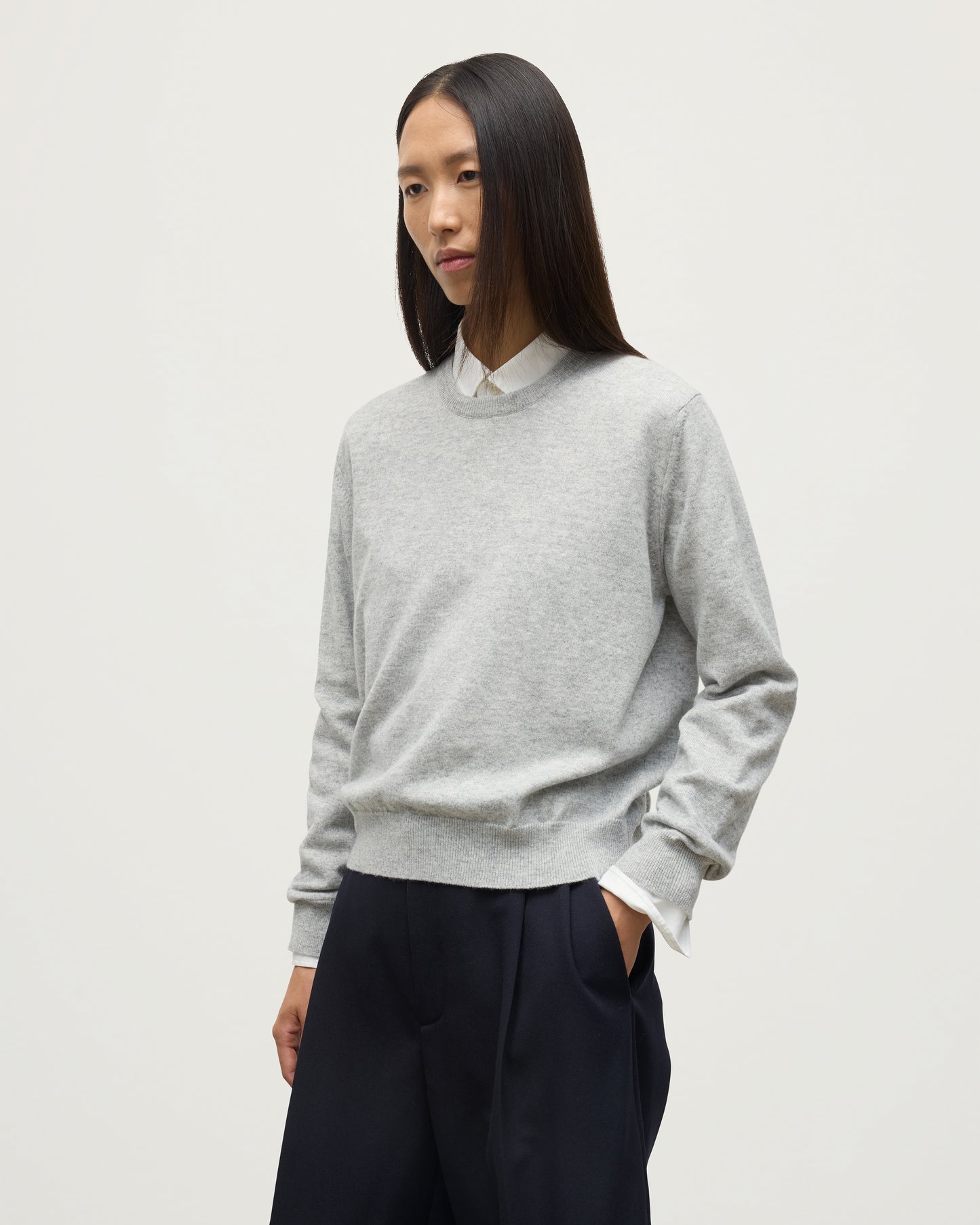 MODEL WEARING JOHNSTONS OF ELGIN WOMENS LUNAN CLASSIC CREW SWEATER GREY KAP05784HA0399