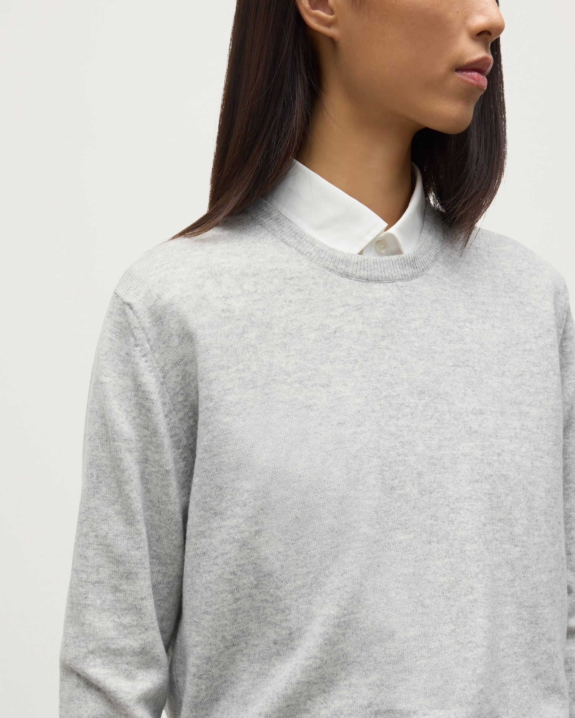 MODEL WEARING JOHNSTONS OF ELGIN WOMENS LUNAN CLASSIC CREW SWEATER GREY KAP05784HA0399