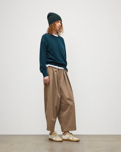 JOHNSTONS OF ELGIN WOMENS LUNAN CLASSIC CREW SWEATER GREEN 100% CASHMERE WITH FIR DONEGAL CASHMERE BEANIE HAT KAP05784SC7341