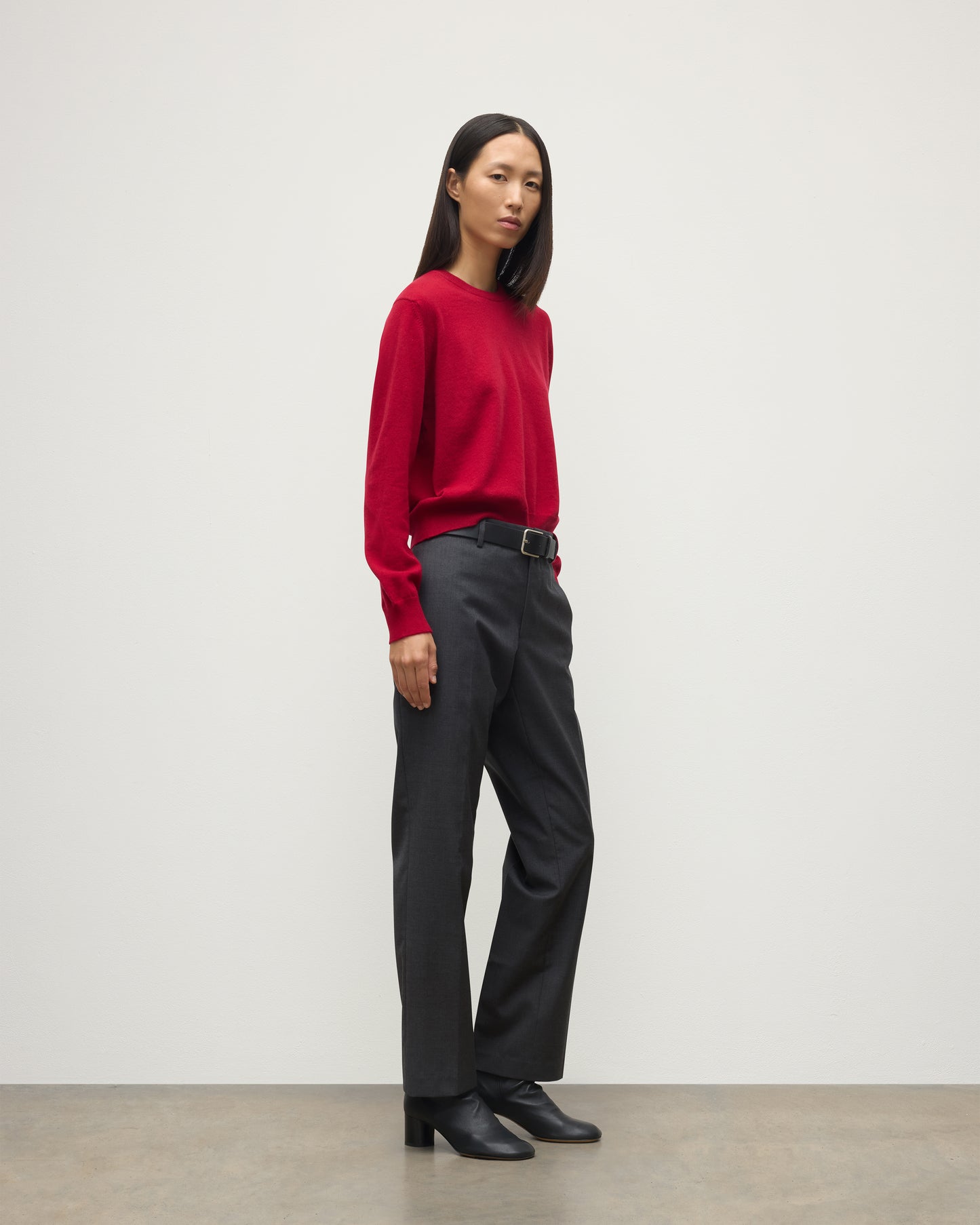 MODEL WEAR JOHNSTONS OF ELGIN WOMENS LUNAN CLASSIC CREW SWEATER RED WITH BLACK TROUSERS KAP05784SE5325