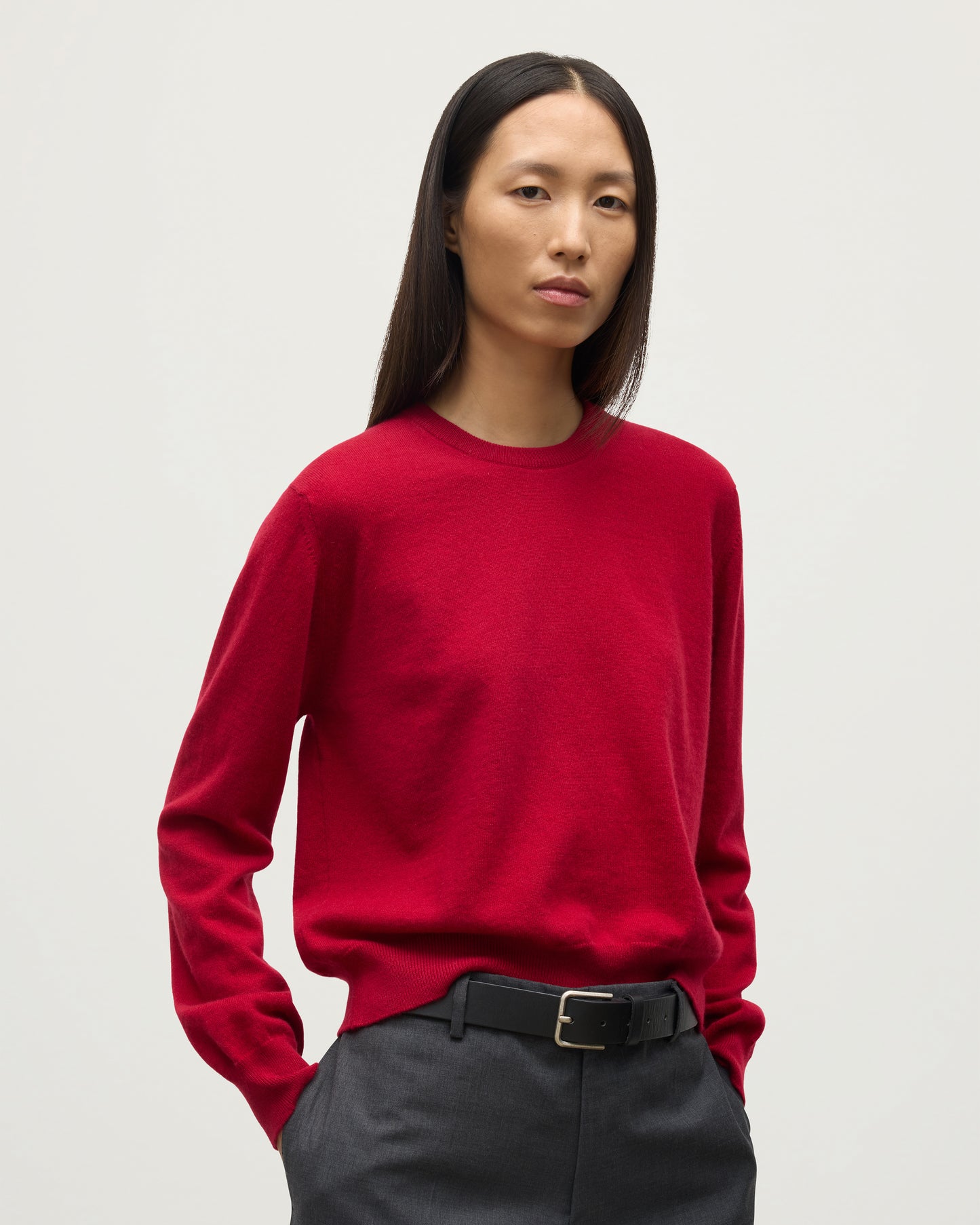 MODEL WEAR JOHNSTONS OF ELGIN WOMENS LUNAN CLASSIC CREW SWEATER RED KAP05784SE5325