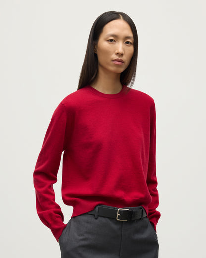 MODEL WEAR JOHNSTONS OF ELGIN WOMENS LUNAN CLASSIC CREW SWEATER RED KAP05784SE5325