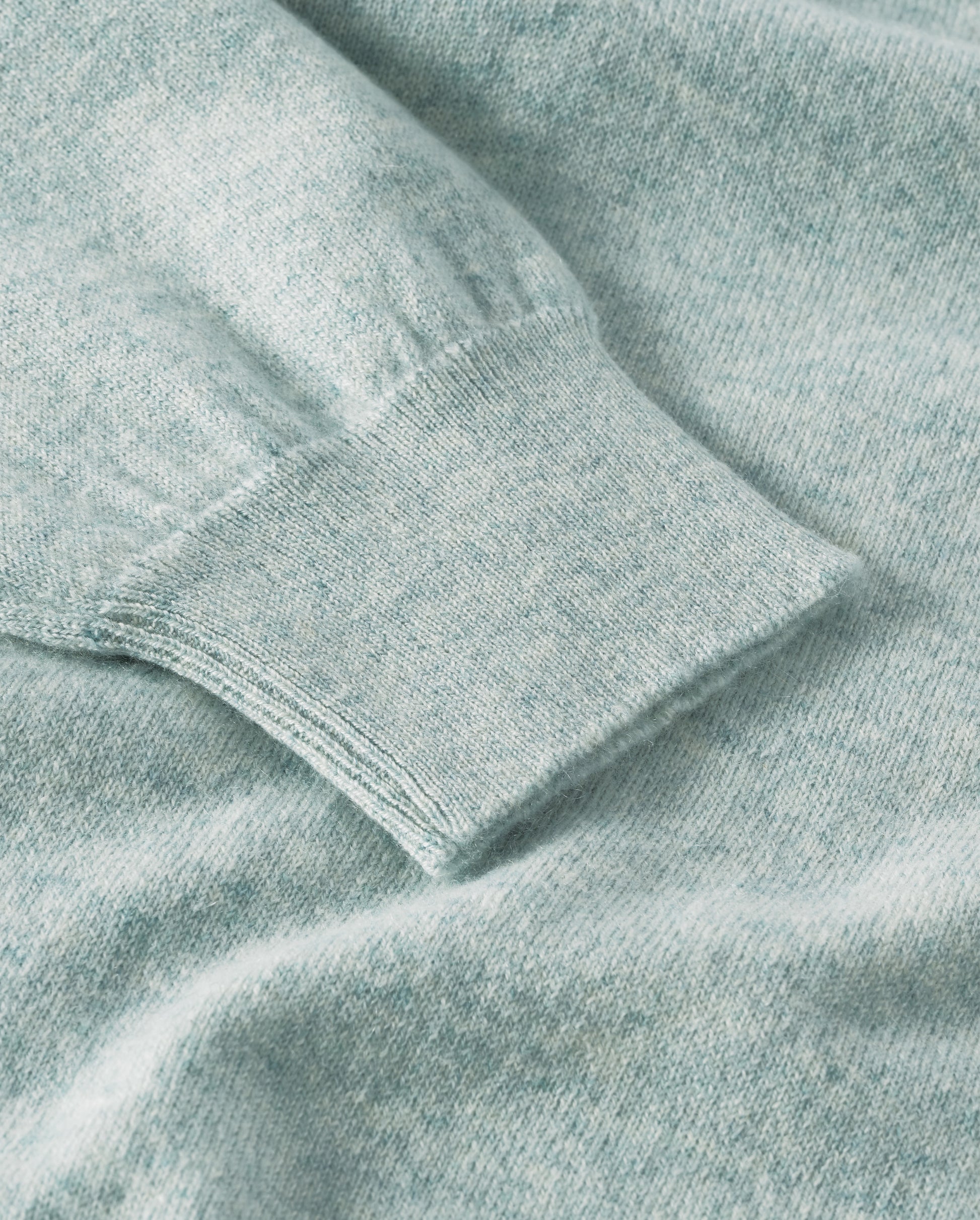 JOHNSTONS OF ELGIN WOMENS LUNAN CLASSIC VEE SWEATER LIGHT GREEN 100% CASHMERE KAP05807HC0047