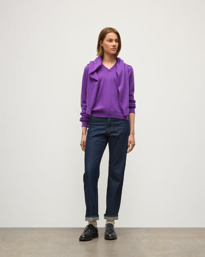 JOHNSTONS OF ELGIN LUNAN VEE SWEATER CLASSIC CASHMERE VEE NECK SWEATER 2 PLY PURPLE 100% CASHMERE KAP05807SD5371