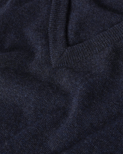 JOHNSTONS OF ELGIN WOMENS LUNAN CLASSIC VEE SWEATER NAVY 100% CASHMERE KAP05807HD7350