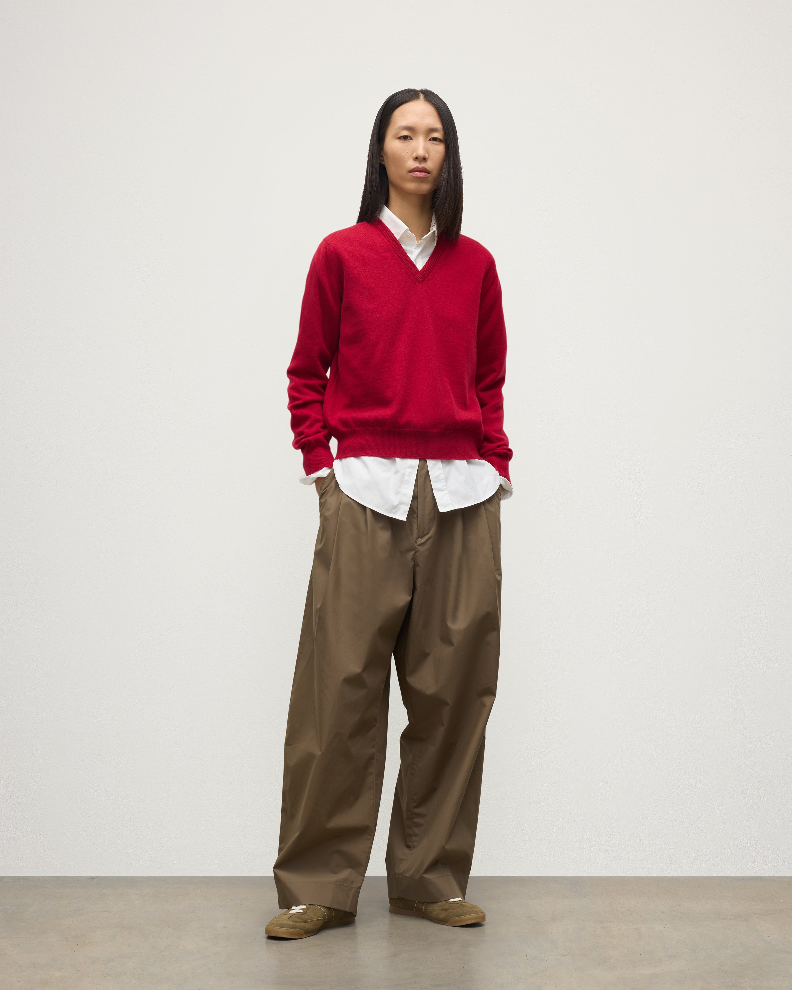 Lunan Red Classic V Neck Jumper | Luxury Scottish Cashmere
