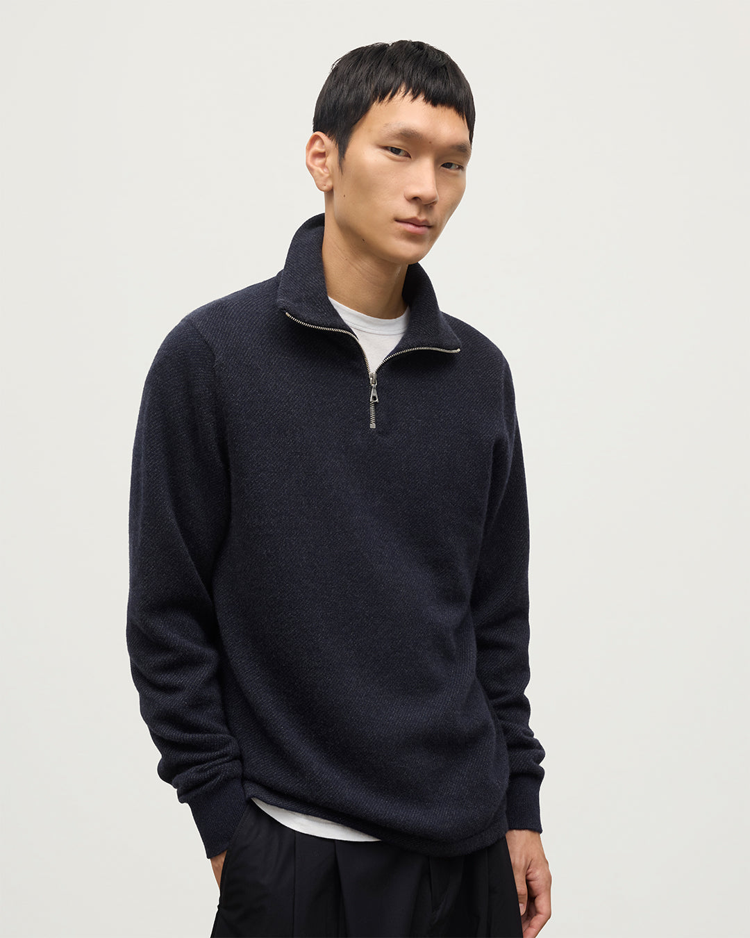MODEL WEARS JOHNSTONS OF ELGIN MENS TWEEL HALF ZIP SWEATER NAVY & DARK GREY 100% CASHMERE KAP05832Q25934