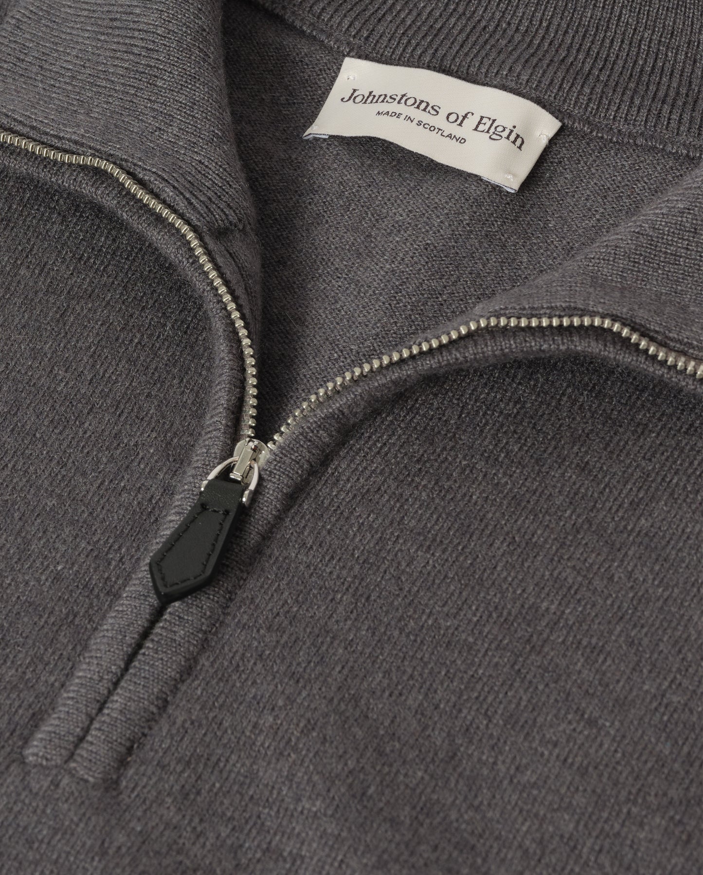 JOHNSTONS OF ELGIN REUBEN HALF ZIP SWEATER CASHMERE ZIP NECK SWEATER - 2 PLY GREY 100% CASHMERE KAP05961SA7216