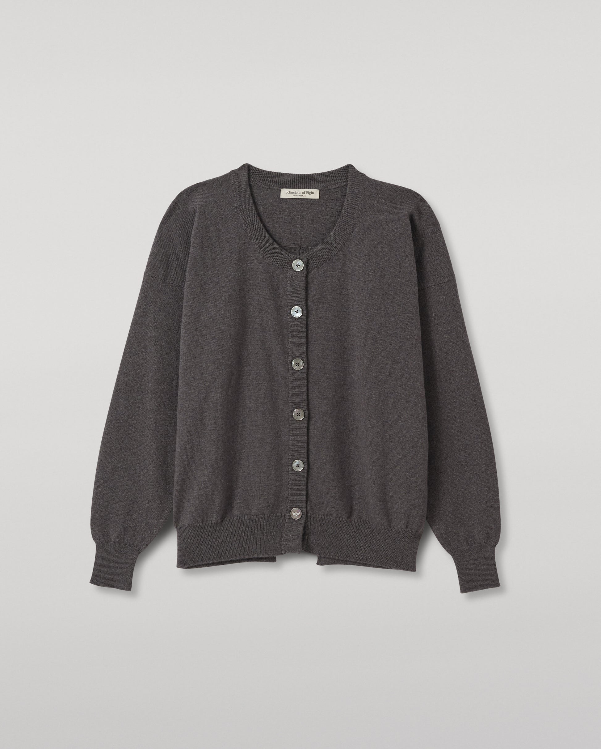 JOHNSTONS OF ELGIN JESSIE CREW CARDIGAN CASHMERE ROUND NECK CARDIGAN WITH EXPOSED SEAM DETAIL & CENTRE BACK SPLIT - 2 PLY GREY 100% CASHMERE KAP05988SA7216