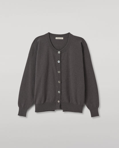 JOHNSTONS OF ELGIN JESSIE CREW CARDIGAN CASHMERE ROUND NECK CARDIGAN WITH EXPOSED SEAM DETAIL & CENTRE BACK SPLIT - 2 PLY GREY 100% CASHMERE KAP05988SA7216