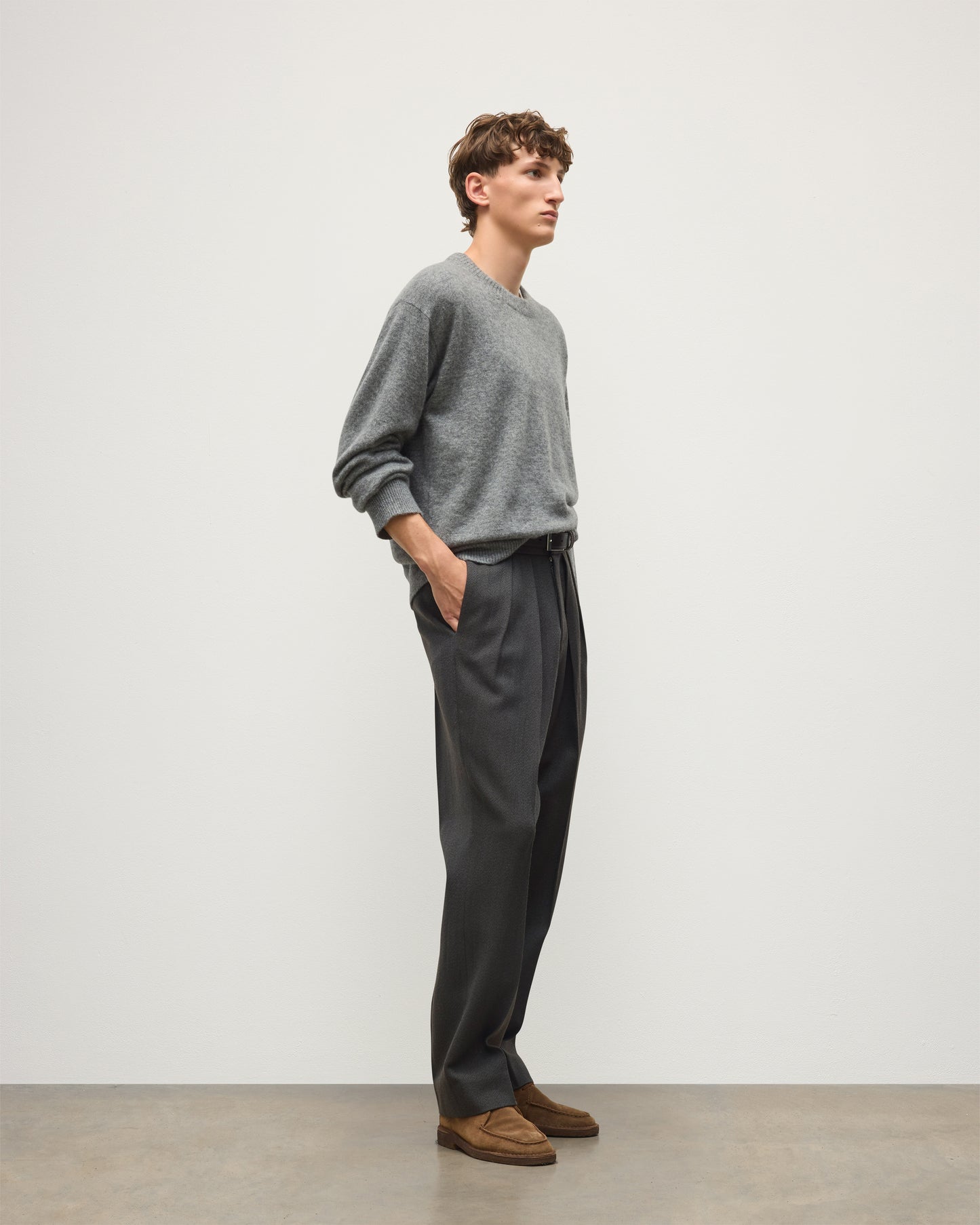 JOHNSTONS OF ELGIN REUBEN CREW CASHMERE CREW NECK SWEATER - 2 PLY GREY 100% CASHMERE KAP06051SA7216