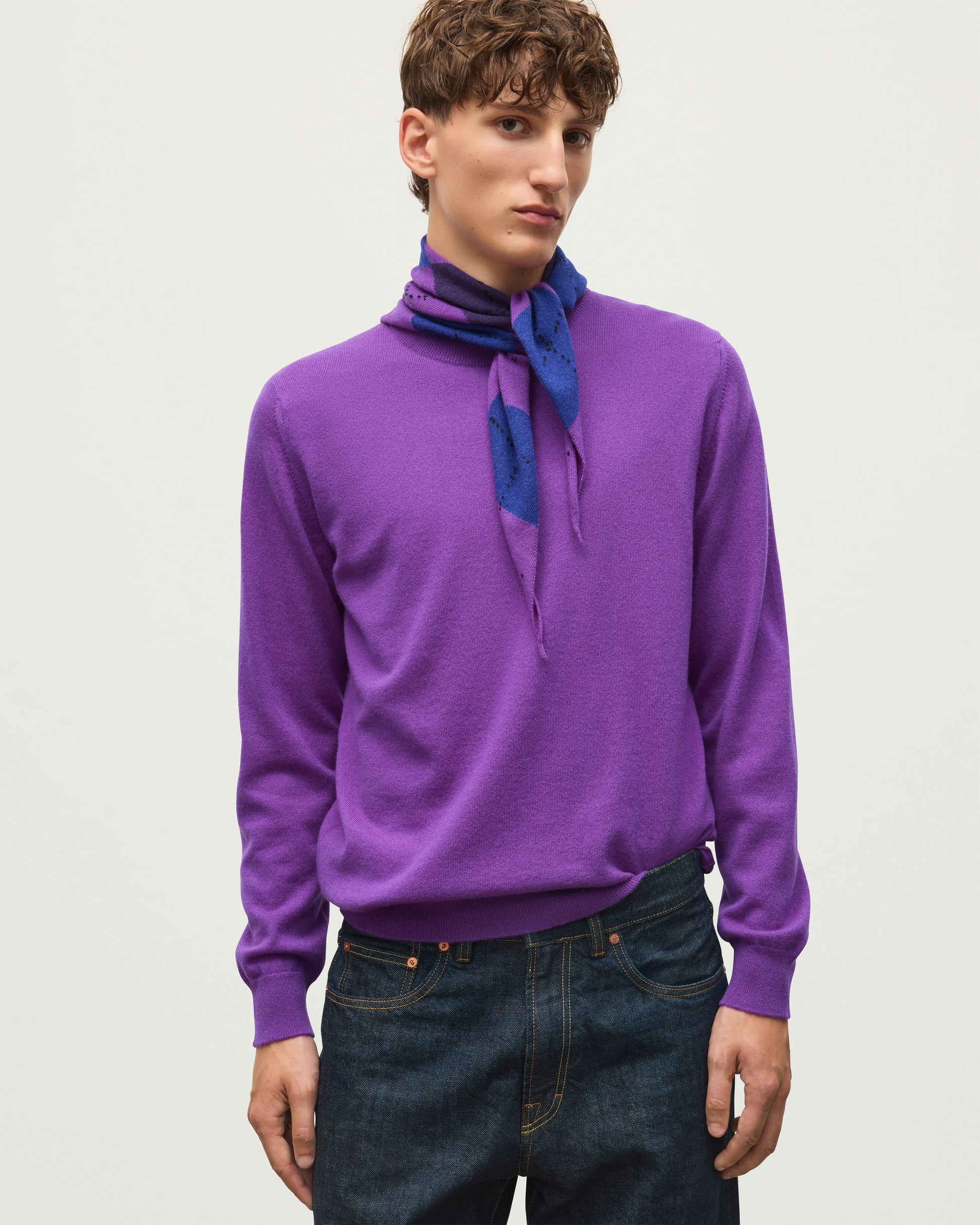 JOHNSTONS OF ELGIN REUBEN CREW CASHMERE CREW NECK SWEATER - 2 PLY PURPLE 100% CASHMERE KAP06051SD5371