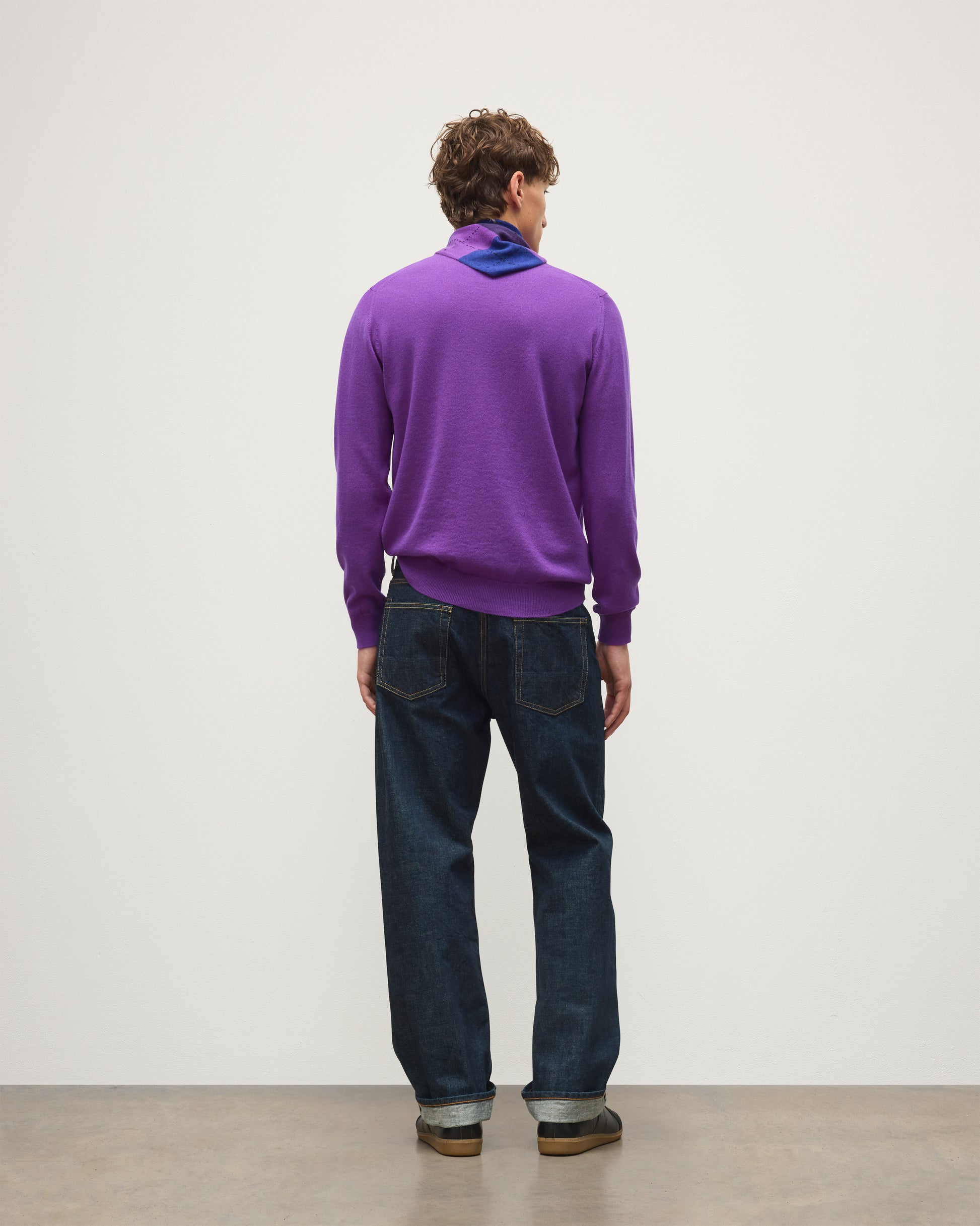 JOHNSTONS OF ELGIN REUBEN CREW CASHMERE CREW NECK SWEATER - 2 PLY PURPLE 100% CASHMERE KAP06051SD5371