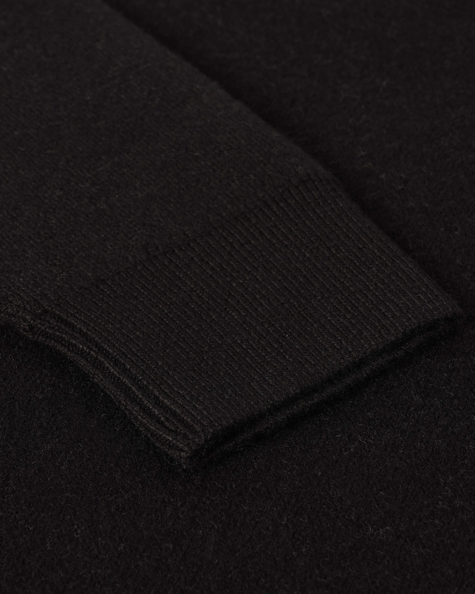 Johnstons of Elgin AW25 Men's Knitwear Iron & Black Double Faced Black Sweatshirt KBA01008Q25336