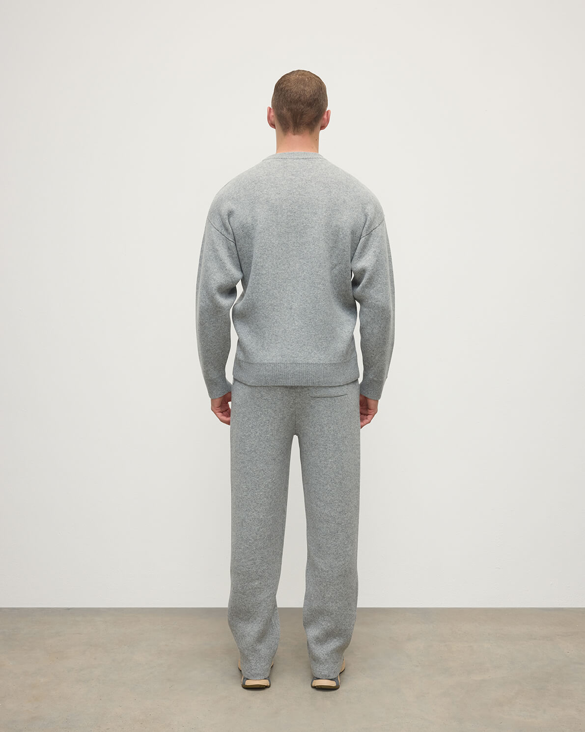 Johnstons of Elgin AW25 Men's Knitwear Light Grey & White Double Face Grey Tapered Joggers KBA01024Q25324