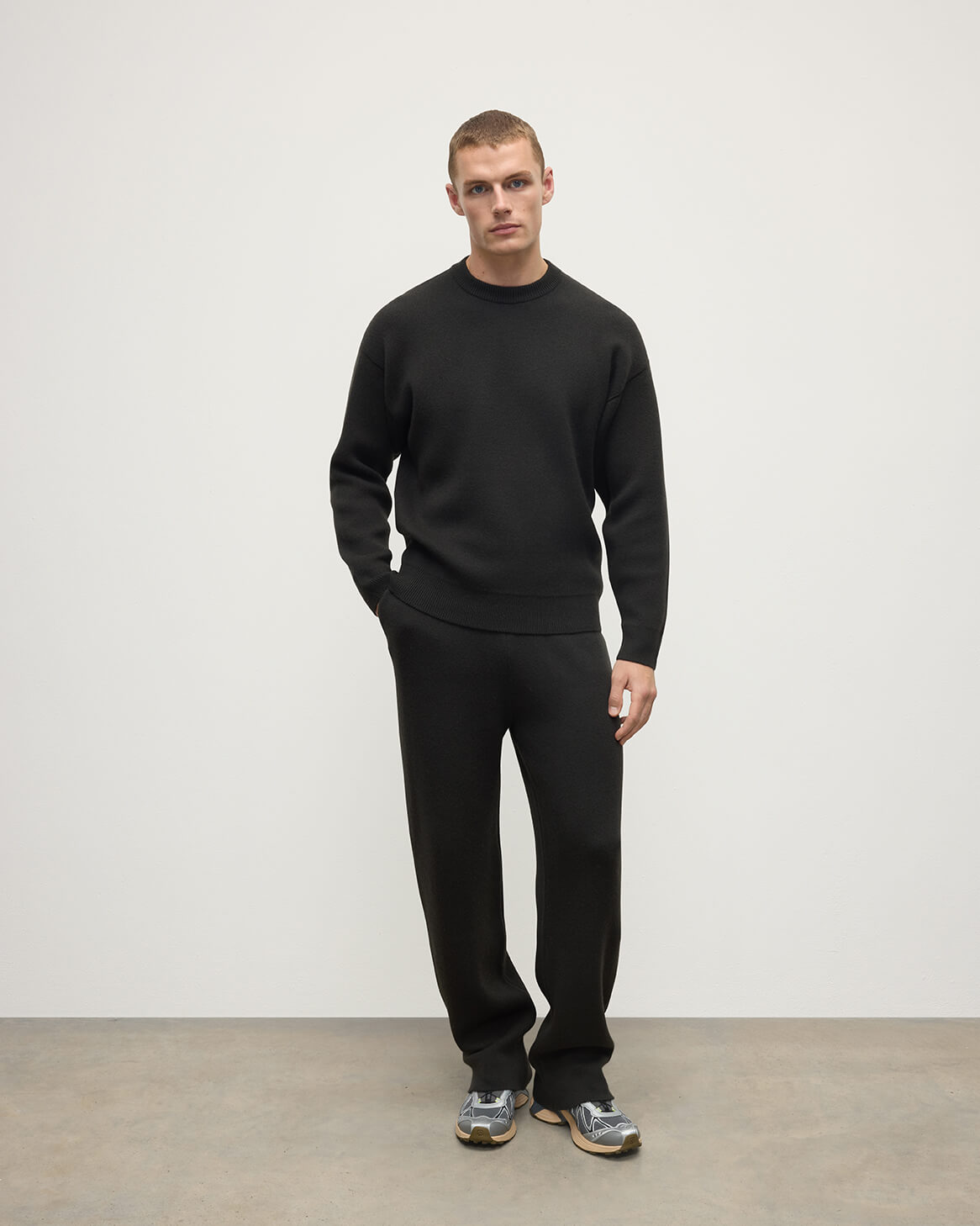 Johnstons of Elgin AW25 Men's Knitwear Black & Mid Grey Double Faced Grey Sweatshirt KBA01008Q25323