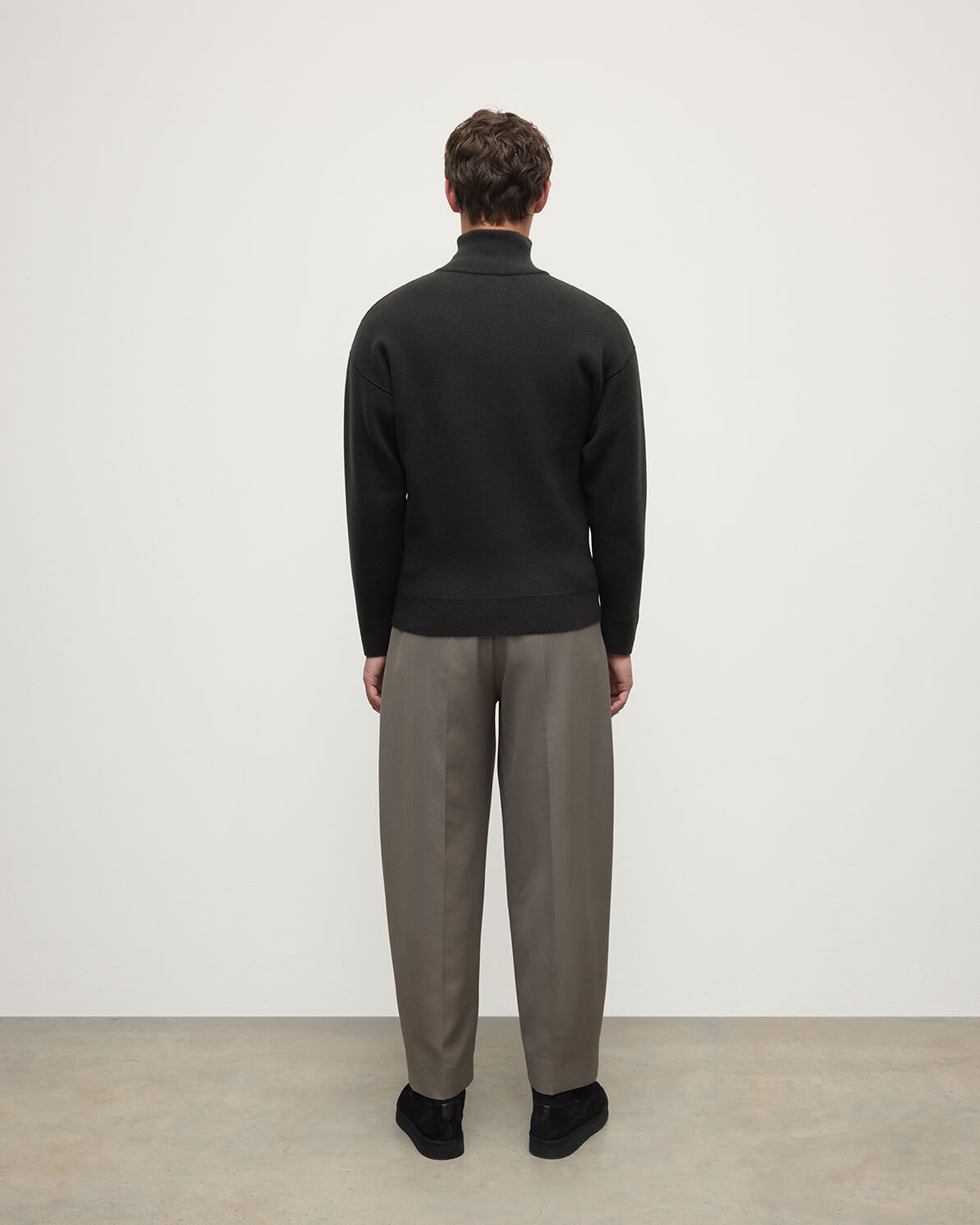 Johnstons of Elgin AW25 Men's Knitwear Black & Mid Grey Double Face Cashmere Grey Half Zip Jumper KBA01023Q25323