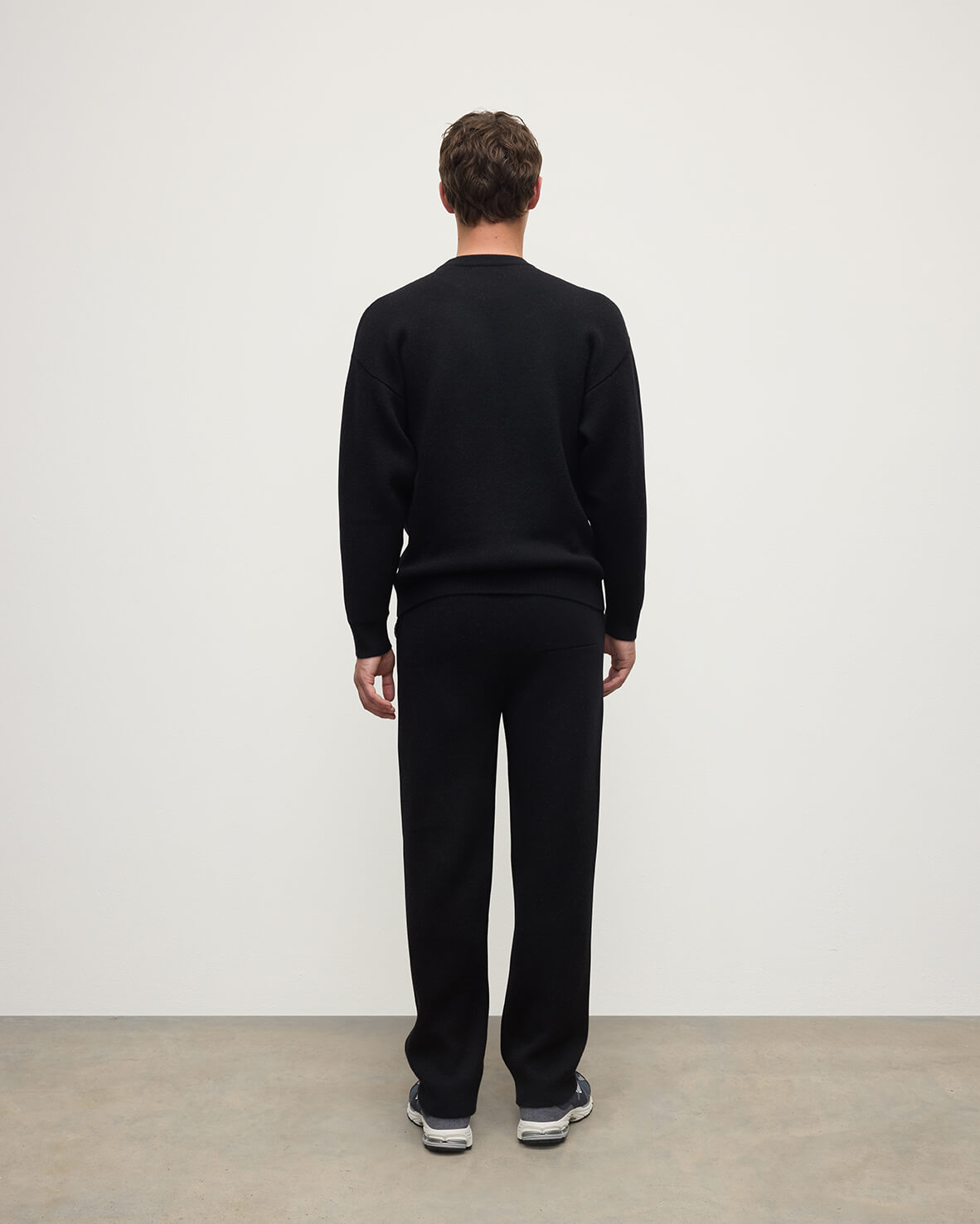 Johnstons of Elgin AW25 Men's Knitwear Iron & Black Double Faced Black Sweatshirt KBA01008Q25336