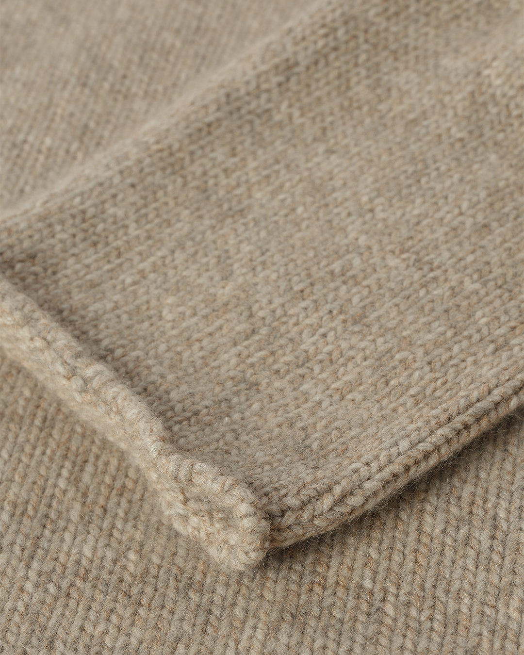 JOHNSTONS OF ELGIN KESTER FUNNEL NECK SWEATER NATURAL 100% CASHMERE UAC05753006876