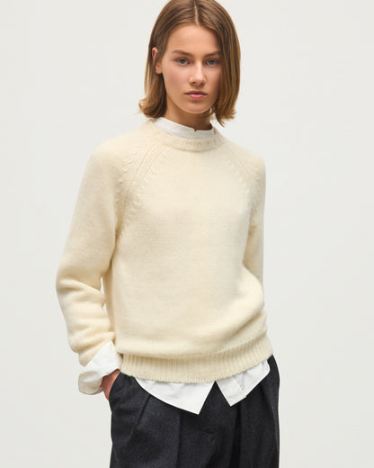 JOHNSTONS OF ELGIN BAY CREW SWEATER MARBLED CASHMERE RAGLAN ROUND NECK SWEATER WHITE 78% CASHMERE, 22% COTTON KBB01068SA0663