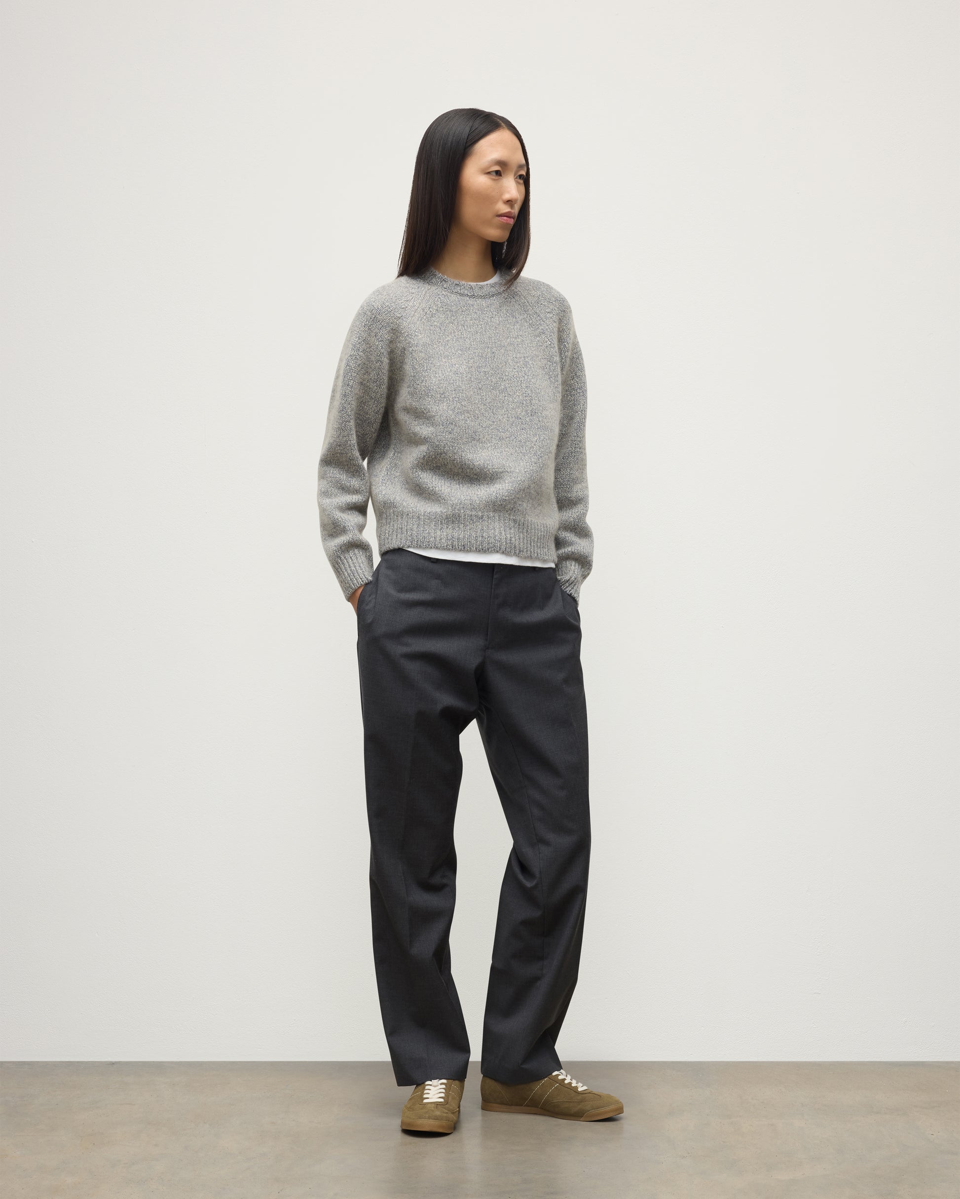 MODEL WEARS JOHNSTONS OF ELGIN WOMENS BAY CREW SWEATER BLUE 78% CASHMERE 22% COTTON KBB01068HD4499