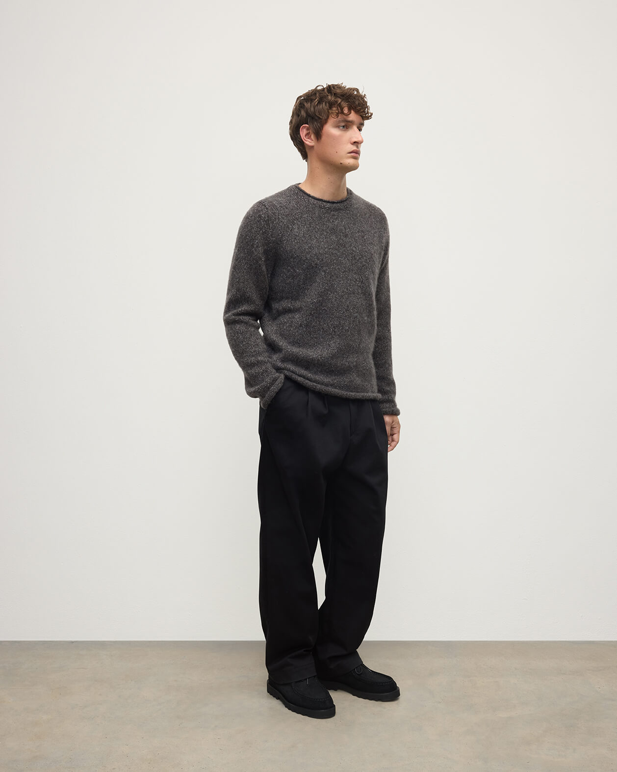 Johnstons of Elgin AW25 Men's Knitwear Charcoal Brushed Cashmere Silk Grey Jumper KBC01025HA7198