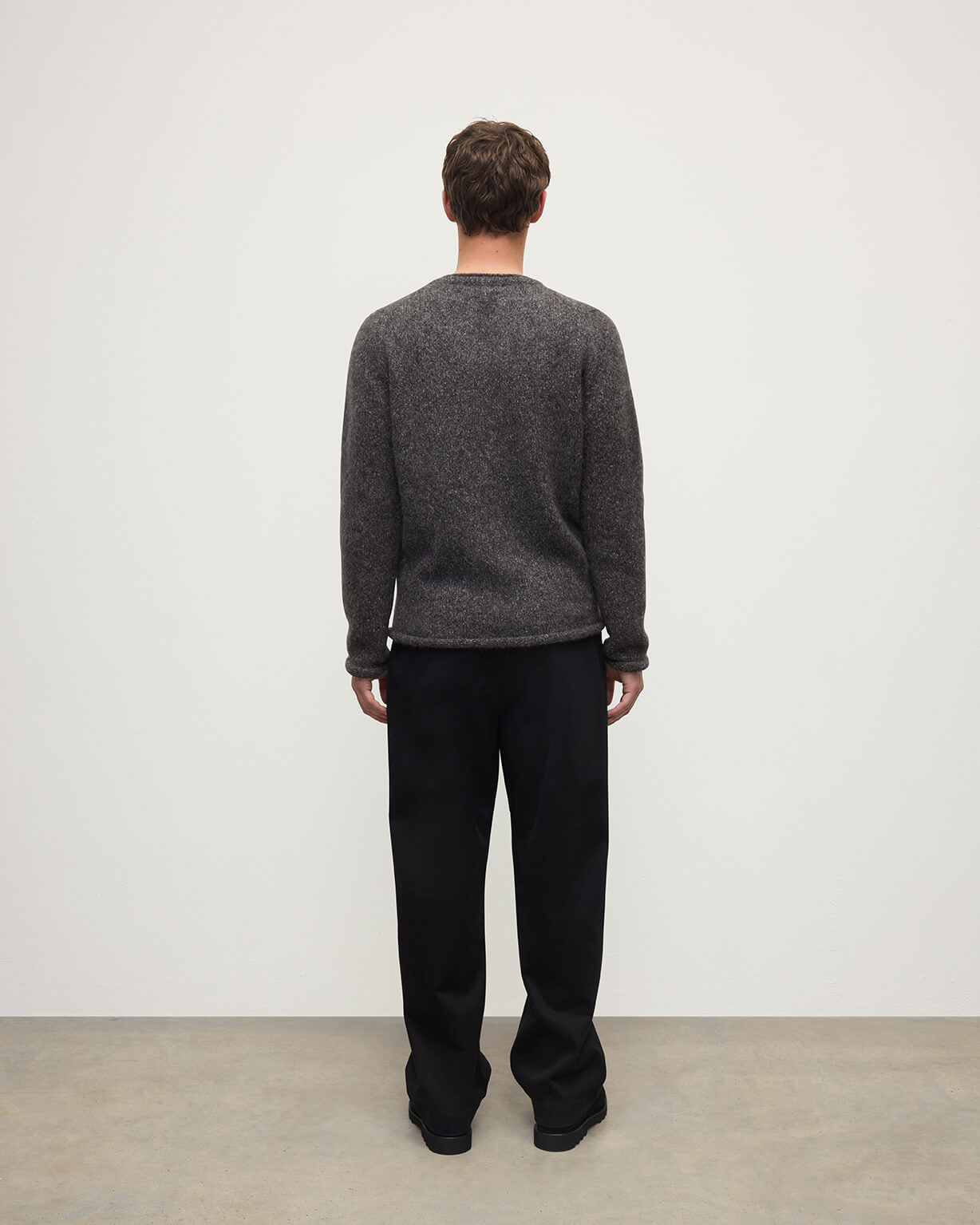 Johnstons of Elgin AW25 Men's Knitwear Charcoal Brushed Cashmere Silk Grey Jumper KBC01025HA7198