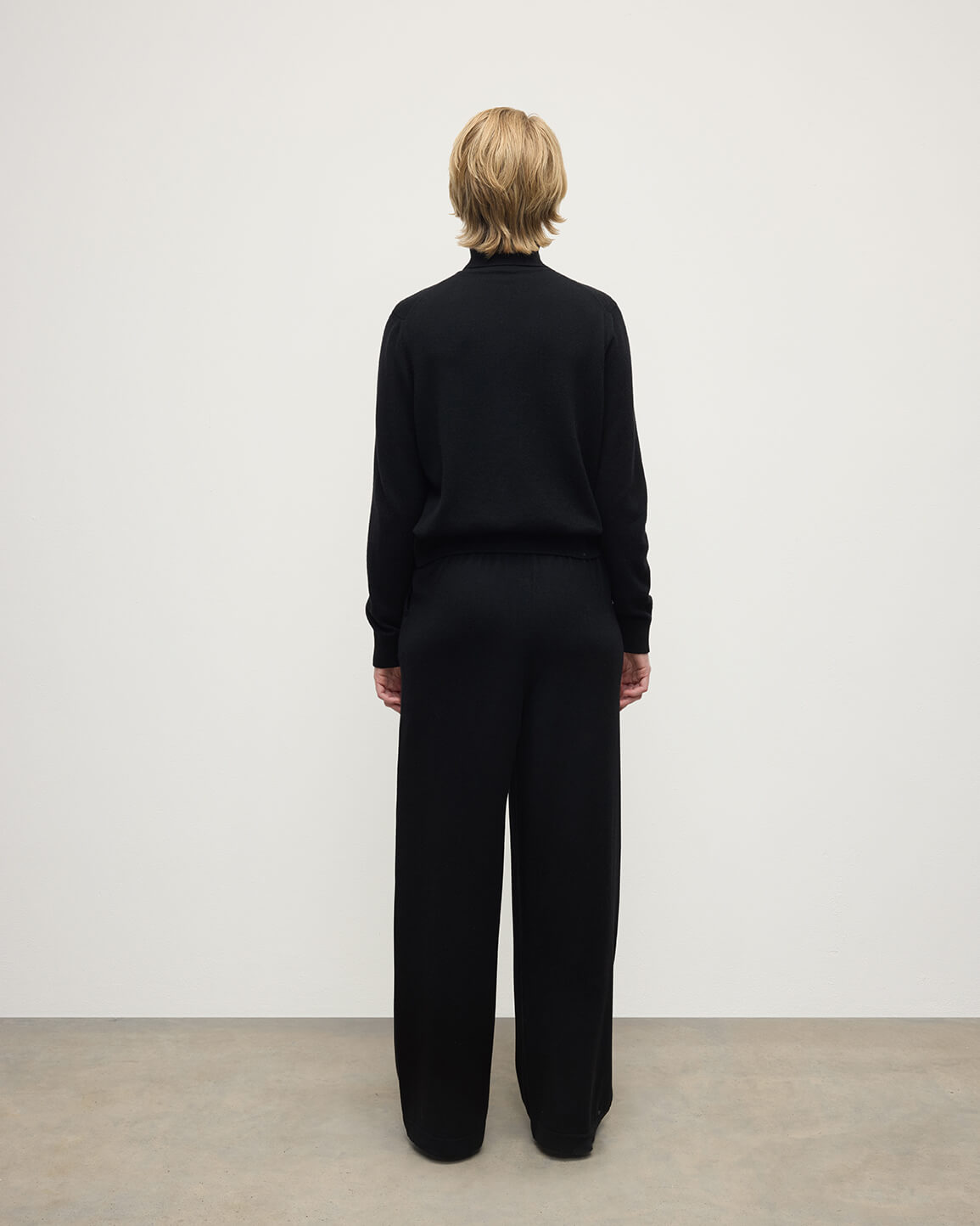 Johnstons of Elgin AW25 Women's Knitwear Black Wide Leg Cashmere Trousers KBP00926SA7210