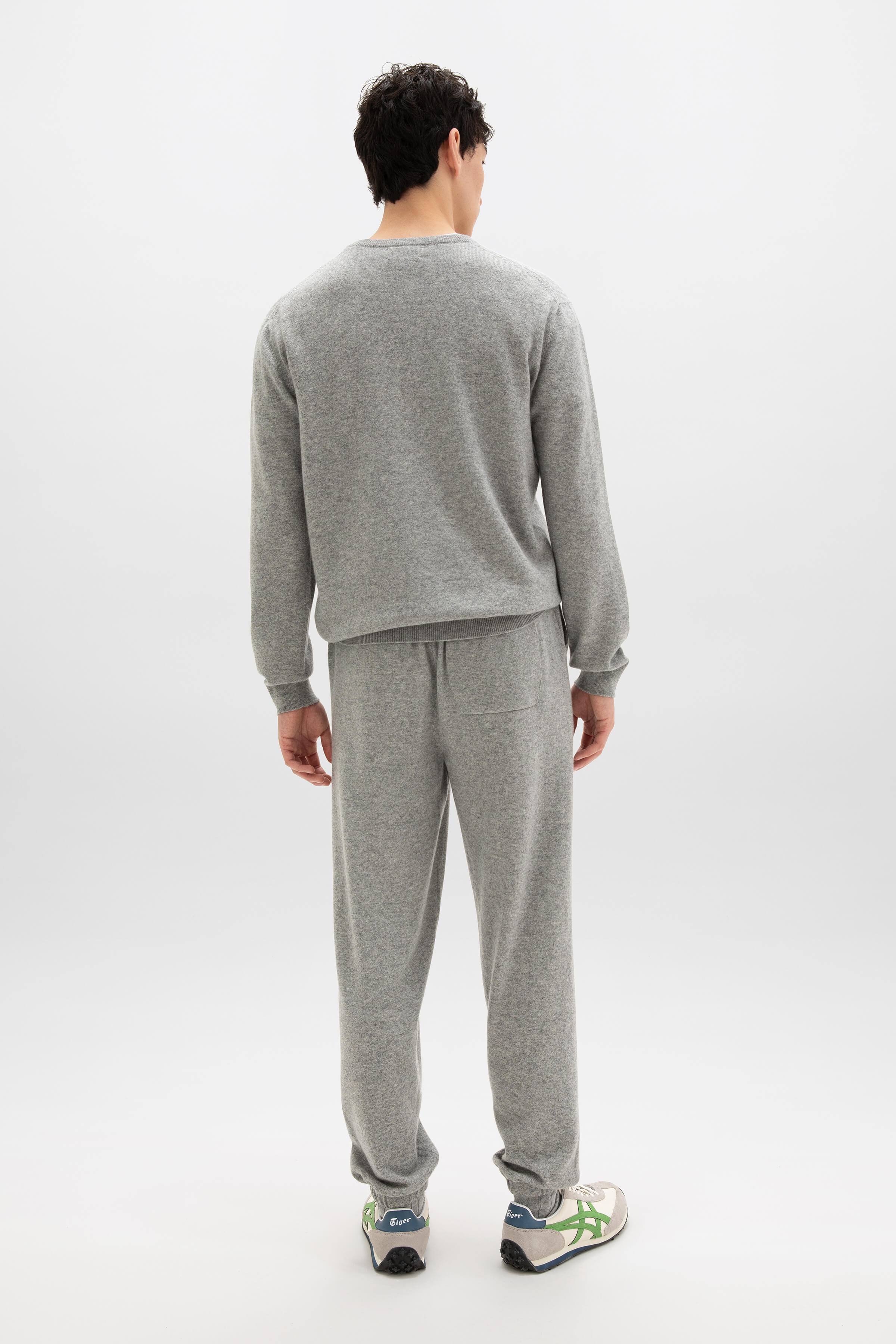 Tapered grey sweatpants deals