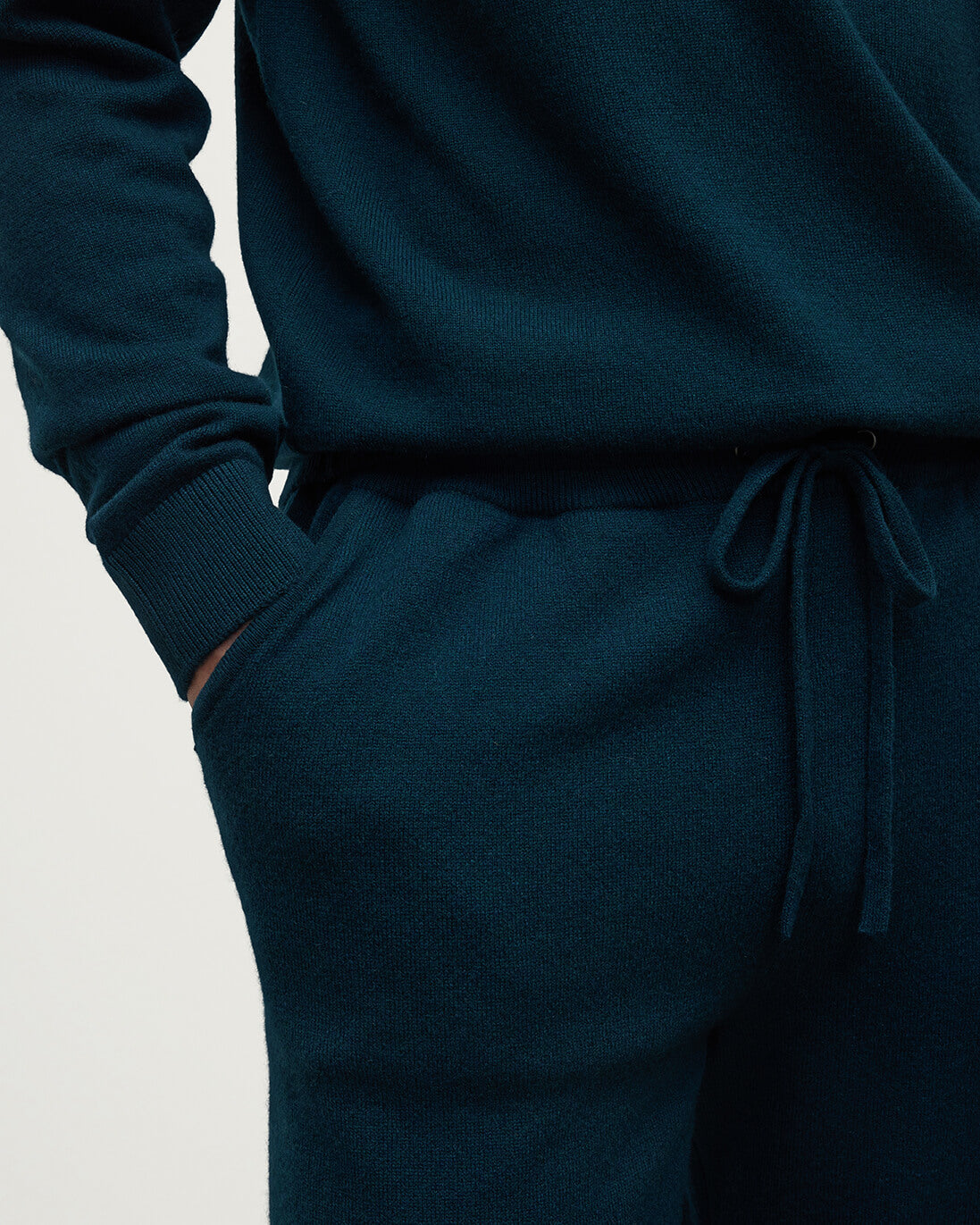 Johnstons of Elgin AW25 Men's Knitwear Bottle Green Tapered Cashmere Green Joggers KBP00948SC7341