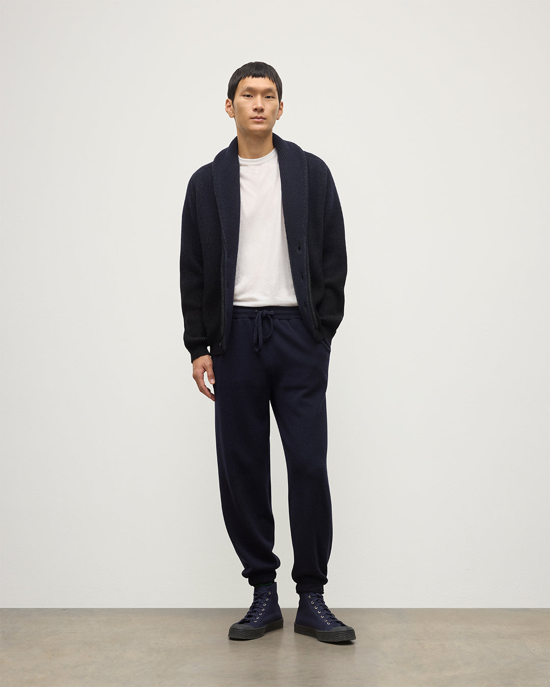 Johnstons of Elgin AW25 Men's Knitwear Dark Navy Tapered Cashmere Navy Joggers KBP00948SD7666