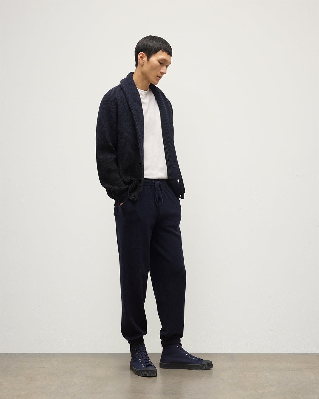 Johnstons of Elgin AW25 Men's Knitwear Dark Navy Tapered Cashmere Navy Joggers KBP00948SD7666