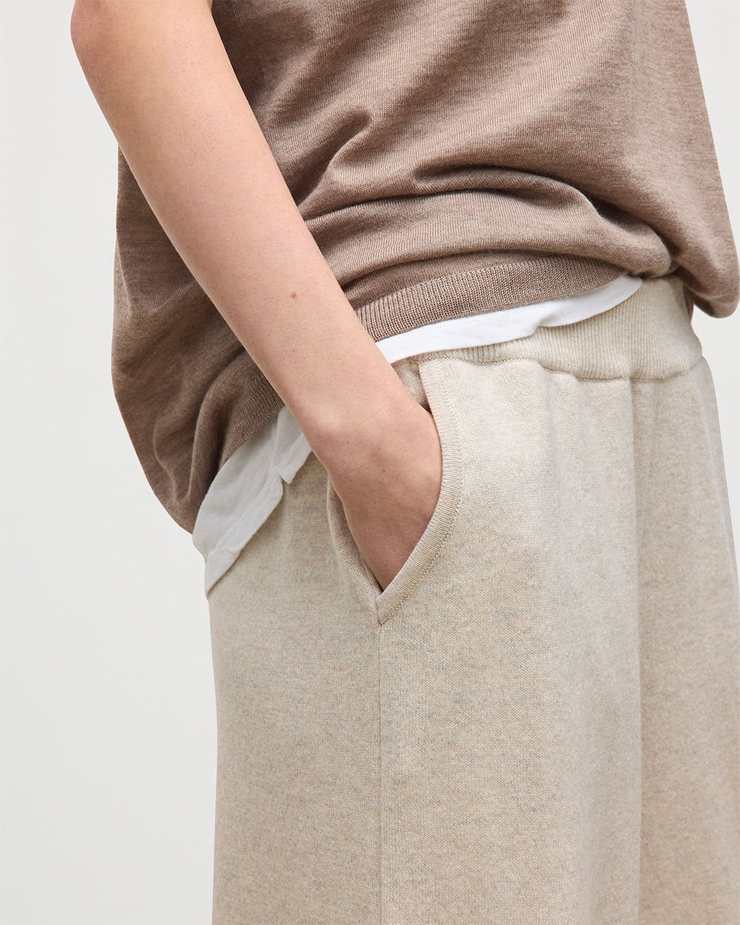 JOHNSTONS OF ELGIN WOMENS COLL PANTS NATURAL 100% CASHMERE KBP00996HA0402