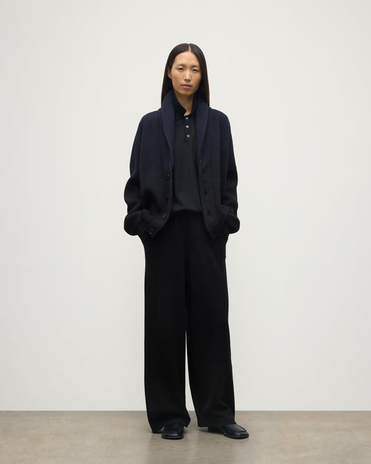 MODEL WEARS JOHNSTONS OF ELGIN WOMENS COLL PANTS BLACK 100% CASHMERE KBP00996SA7210