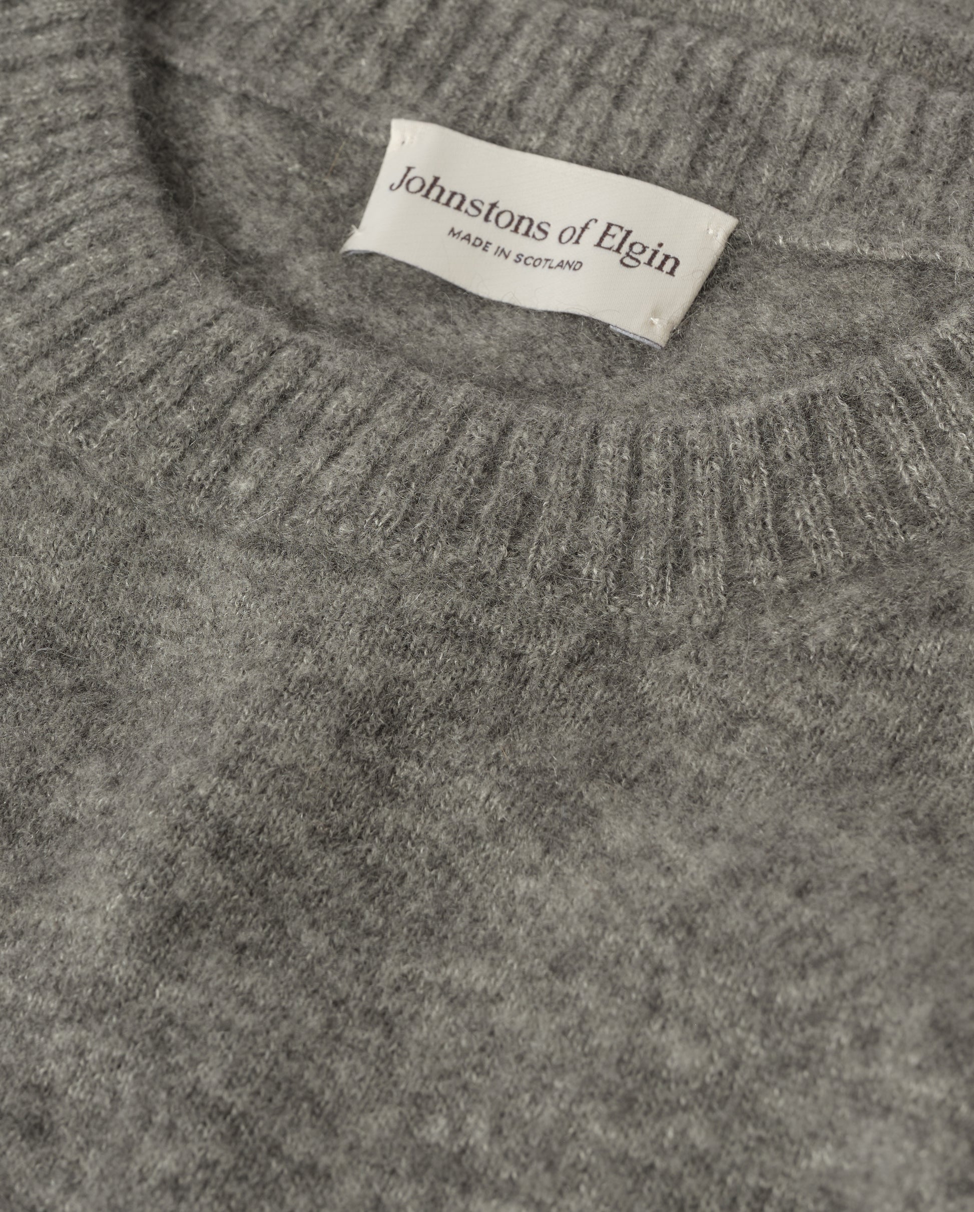 JOHNSTONS OF ELGIN PAXTON CREW SWEATER BRUSHED CASHMERE SILK CREW NECK SWEATER GREY 74% CASHMERE, 26% SILK KBP01082HA0429