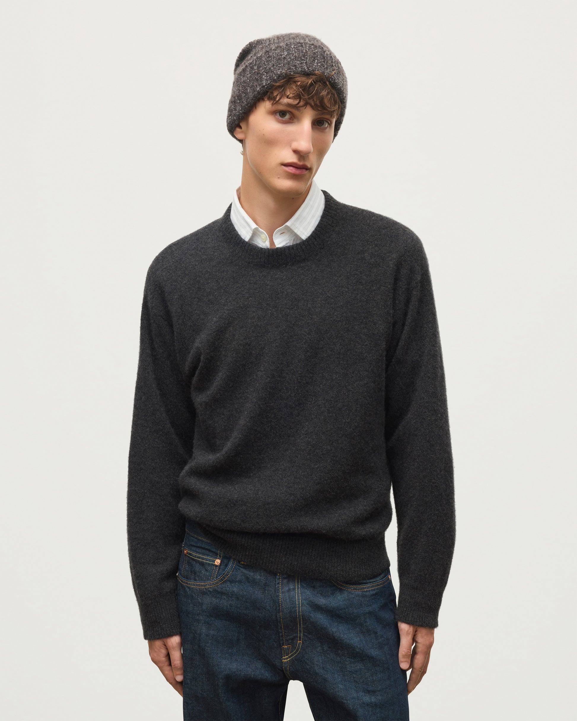 JOHNSTONS OF ELGIN PAXTON CREW SWEATER BRUSHED CASHMERE SILK CREW NECK SWEATER DARK GREY 74% CASHMERE, 26% SILK KBP01082HA7232