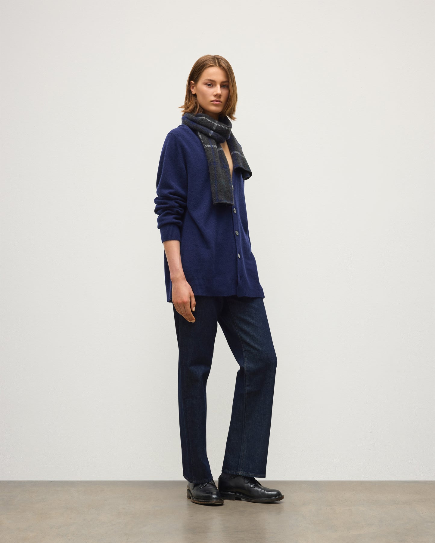 JOHNSTONS OF ELGIN BOYCE VEE CARDIGAN BRUSHED CASHMERE SILK VEE NECK CARDIGAN DARK BLUE 74% CASHMERE, 26% SILK KBP01098HD4510