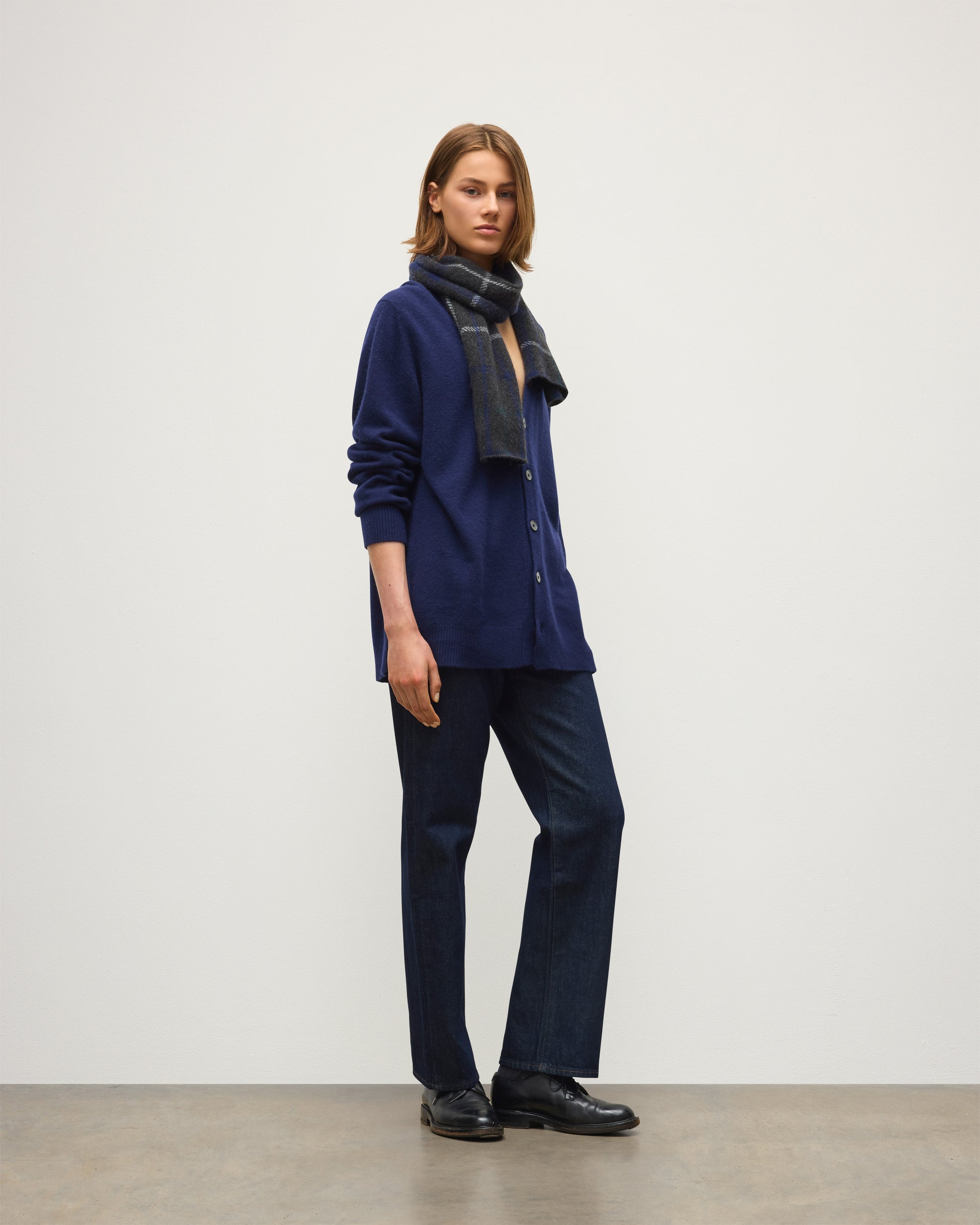 JOHNSTONS OF ELGIN BOYCE VEE CARDIGAN BRUSHED CASHMERE SILK VEE NECK CARDIGAN DARK BLUE 74% CASHMERE, 26% SILK KBP01098HD4510