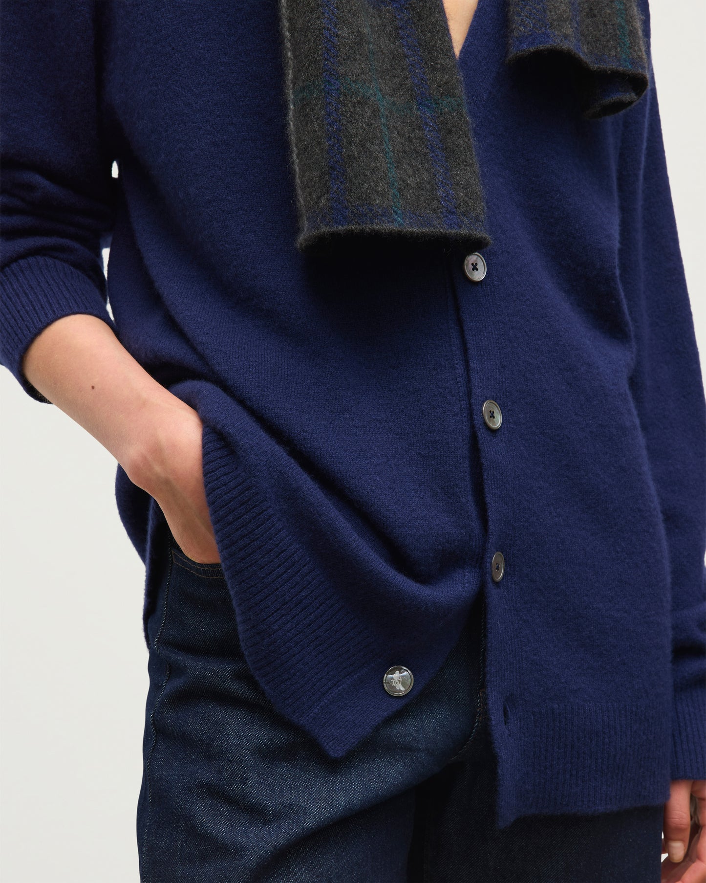 JOHNSTONS OF ELGIN BOYCE VEE CARDIGAN BRUSHED CASHMERE SILK VEE NECK CARDIGAN DARK BLUE 74% CASHMERE, 26% SILK KBP01098HD4510