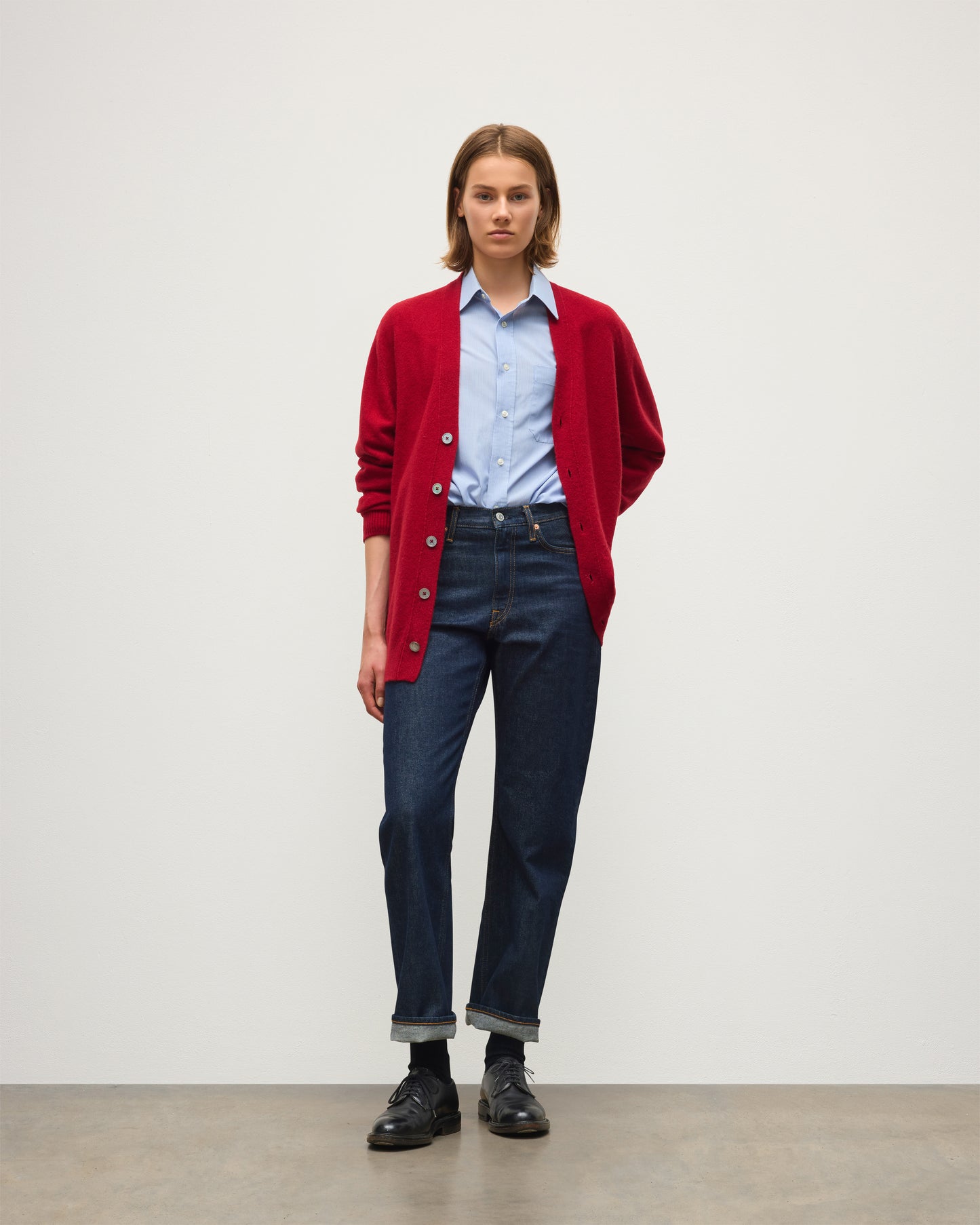 JOHNSTONS OF ELGIN BOYCE VEE CARDIGAN BRUSHED CASHMERE SILK VEE NECK CARDIGAN RED 74% CASHMERE, 26% SILK KBP01098HE4389