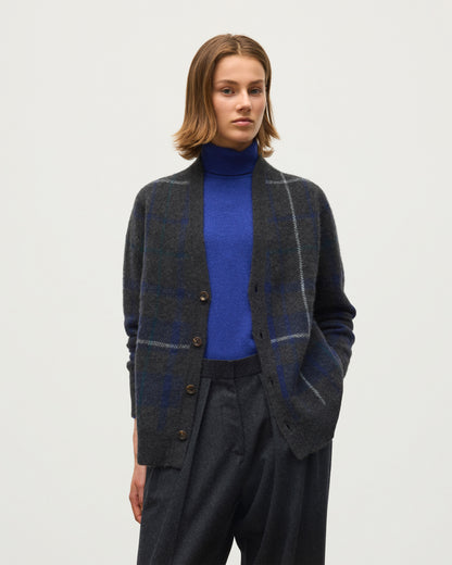 JOHNSTONS OF ELGIN MACK VEE CARDIGAN BRUSHED CASHMERE SILK INTARSIA CHECK VEE NECK CARDIGAN DARK GREY 74% CASHMERE, 26% SILK KBP01099JU1642