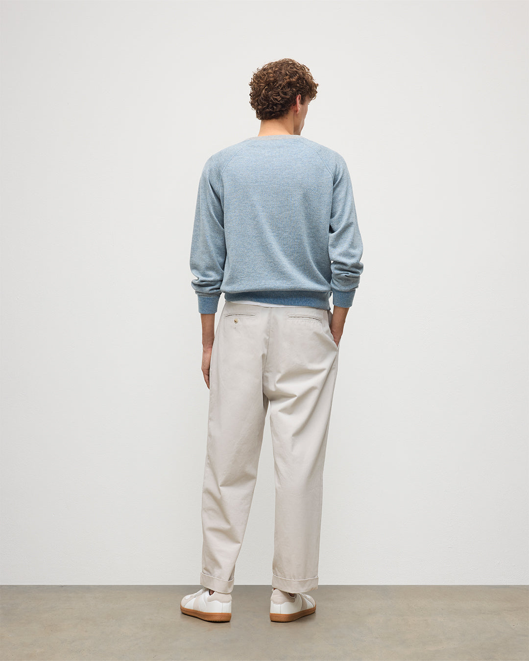 JOHNSTONS OF ELGIN BEACH SWEATSHIRT BLUE 100% CASHMERE KBU01065Q25952