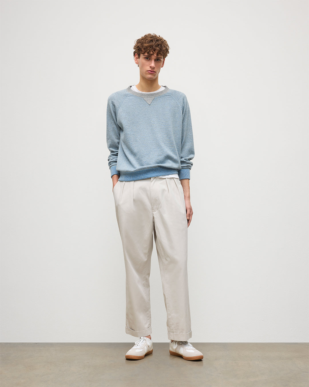 JOHNSTONS OF ELGIN BEACH SWEATSHIRT BLUE 100% CASHMERE KBU01065Q25952