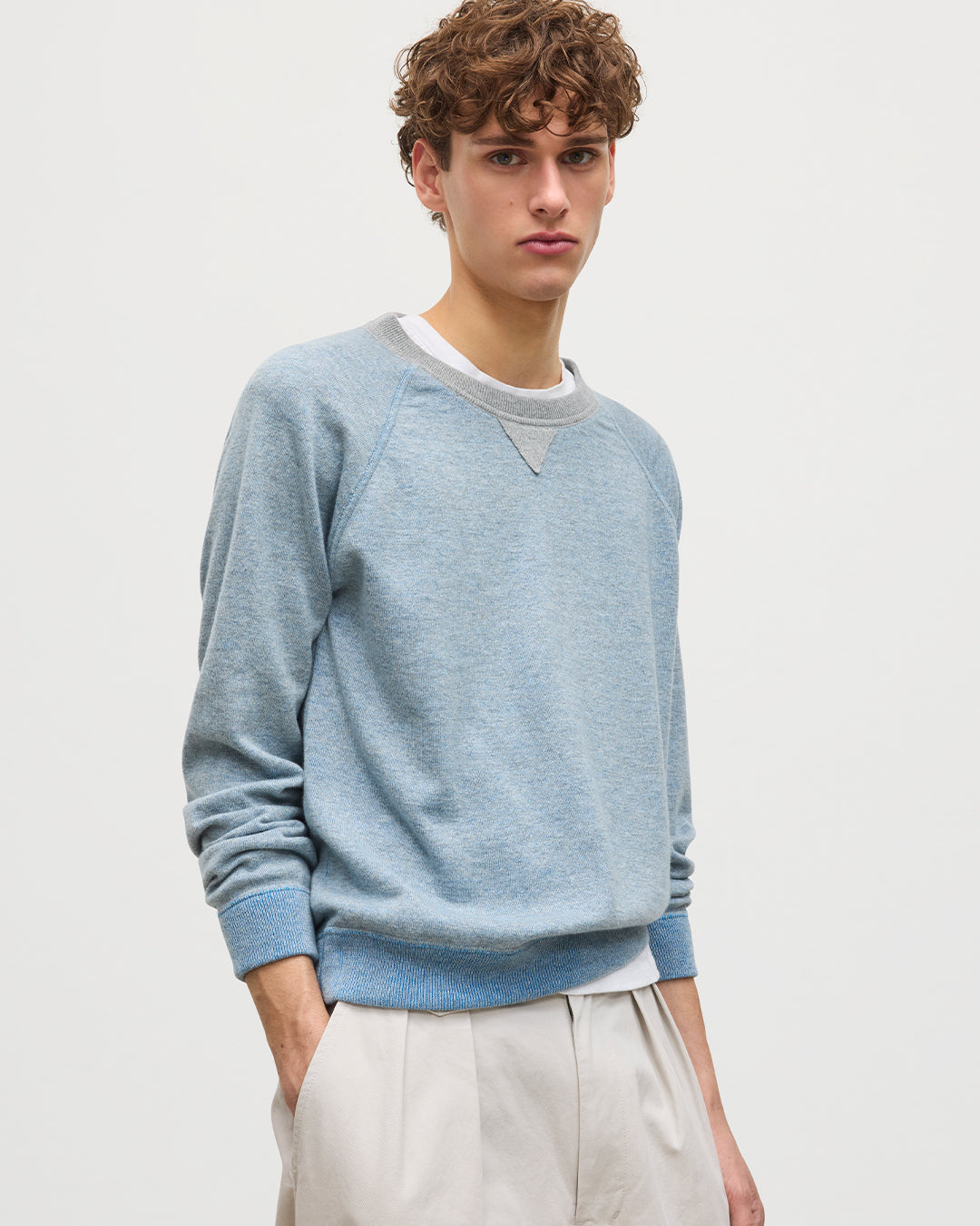 JOHNSTONS OF ELGIN BEACH SWEATSHIRT BLUE 100% CASHMERE KBU01065Q25952