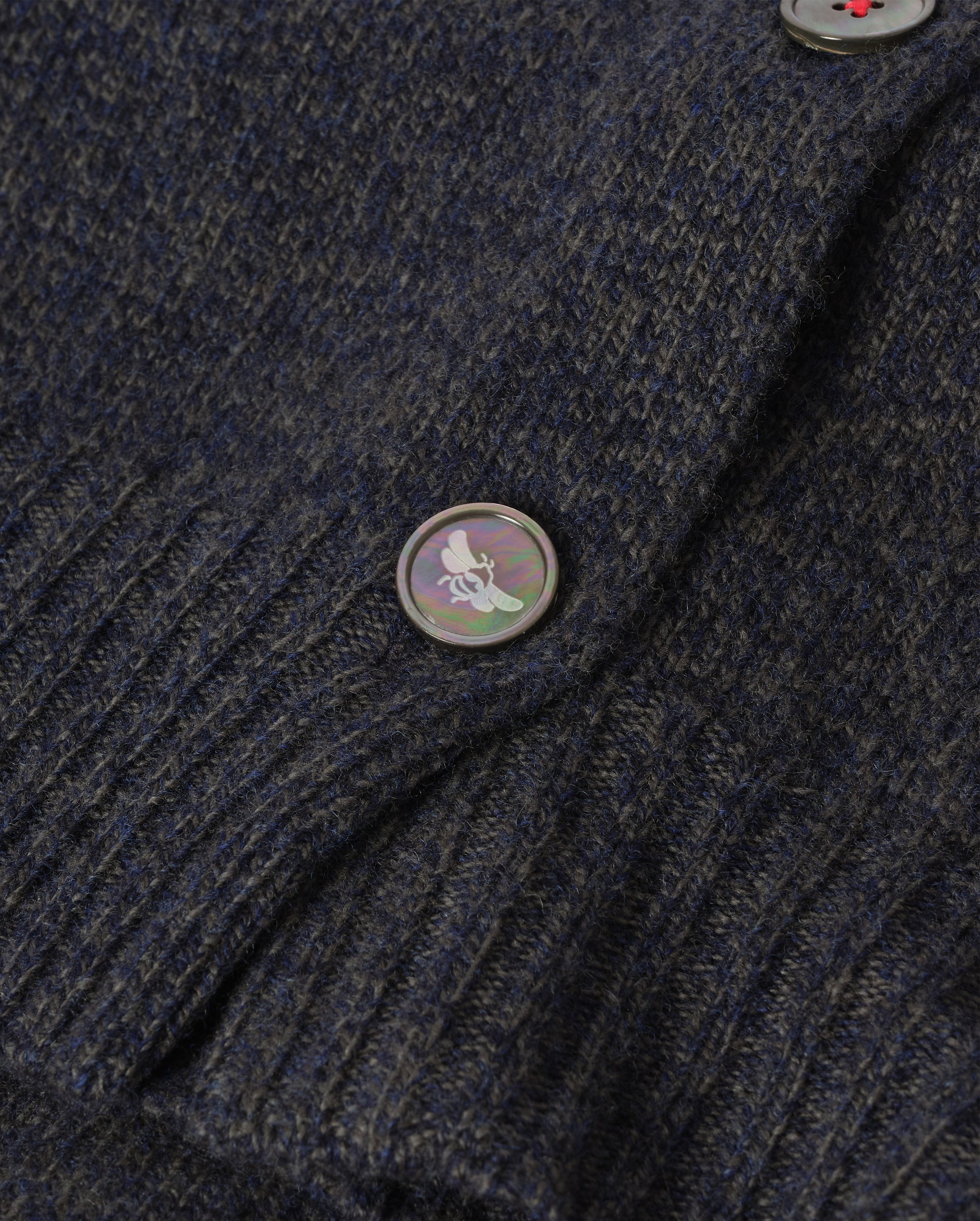 JOHNSTONS OF ELGIN BLYTH CREW CARDIGAN LAMBSWOOL ROUND NECK SADDLE SHOULDER CARDIGAN DARK GREY 100% LAMBSWOOL KDA00820HA7243