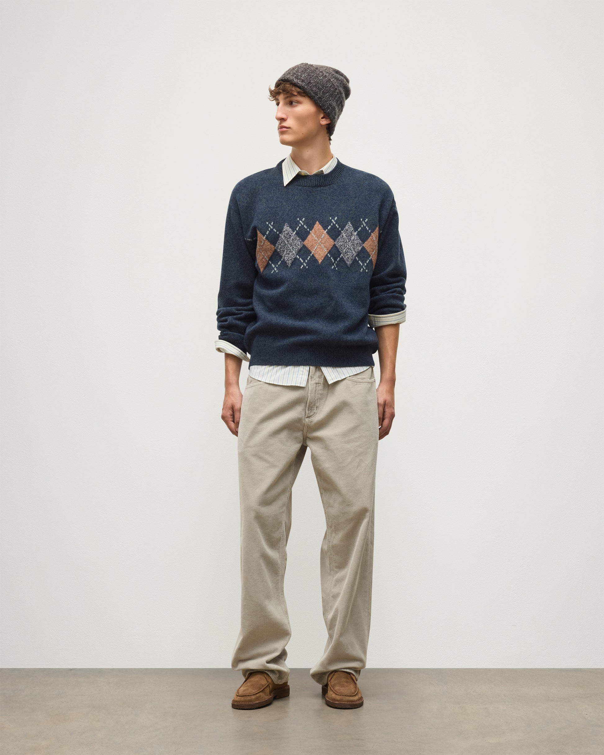 JOHNSTONS OF ELGIN RUSKY CREW SWEATER LAMBSWOOL ARGYLE CREW NECK SWEATER DARK GREY 100% LAMBSWOOL KDA00822JU1644