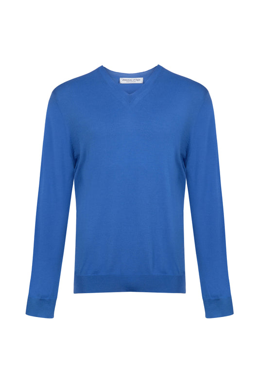 Johnstons of Elgin SS24 Men's Knitwear Orkney Blue Superfine Merino V Neck Jumper KDI00704SD4993